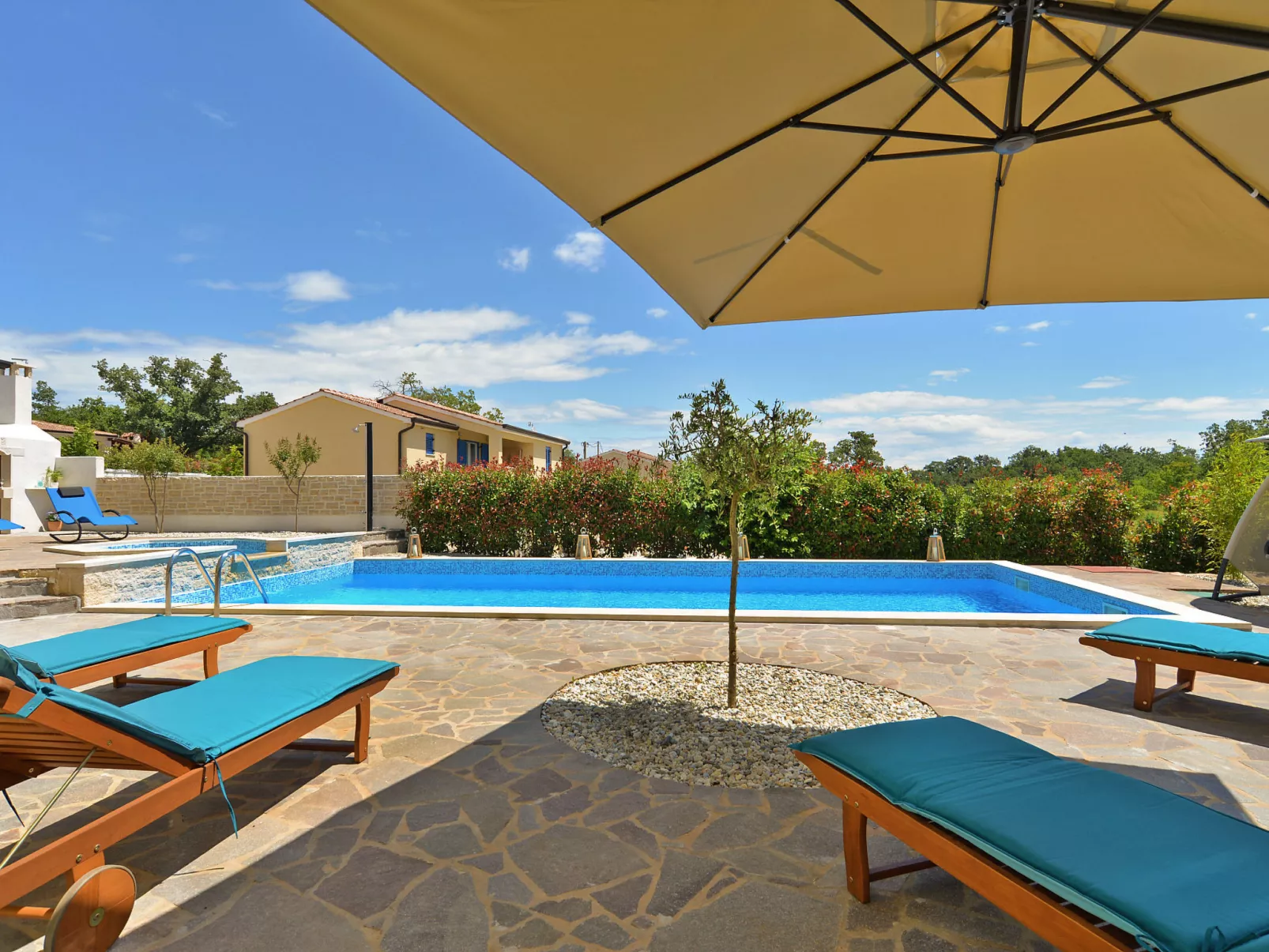 Villa 1519 - Image-tags.info