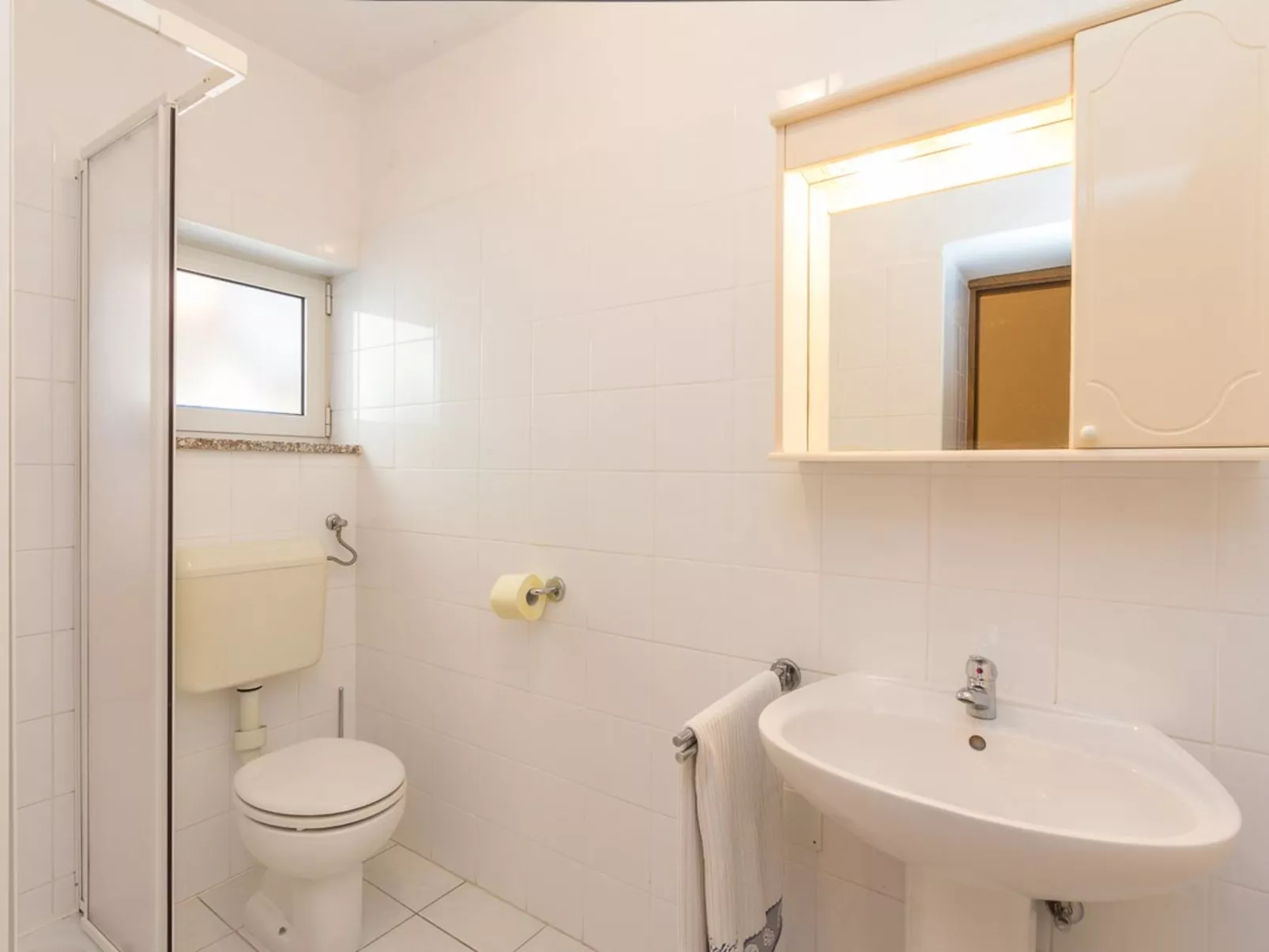 House Vjera - Drinnen