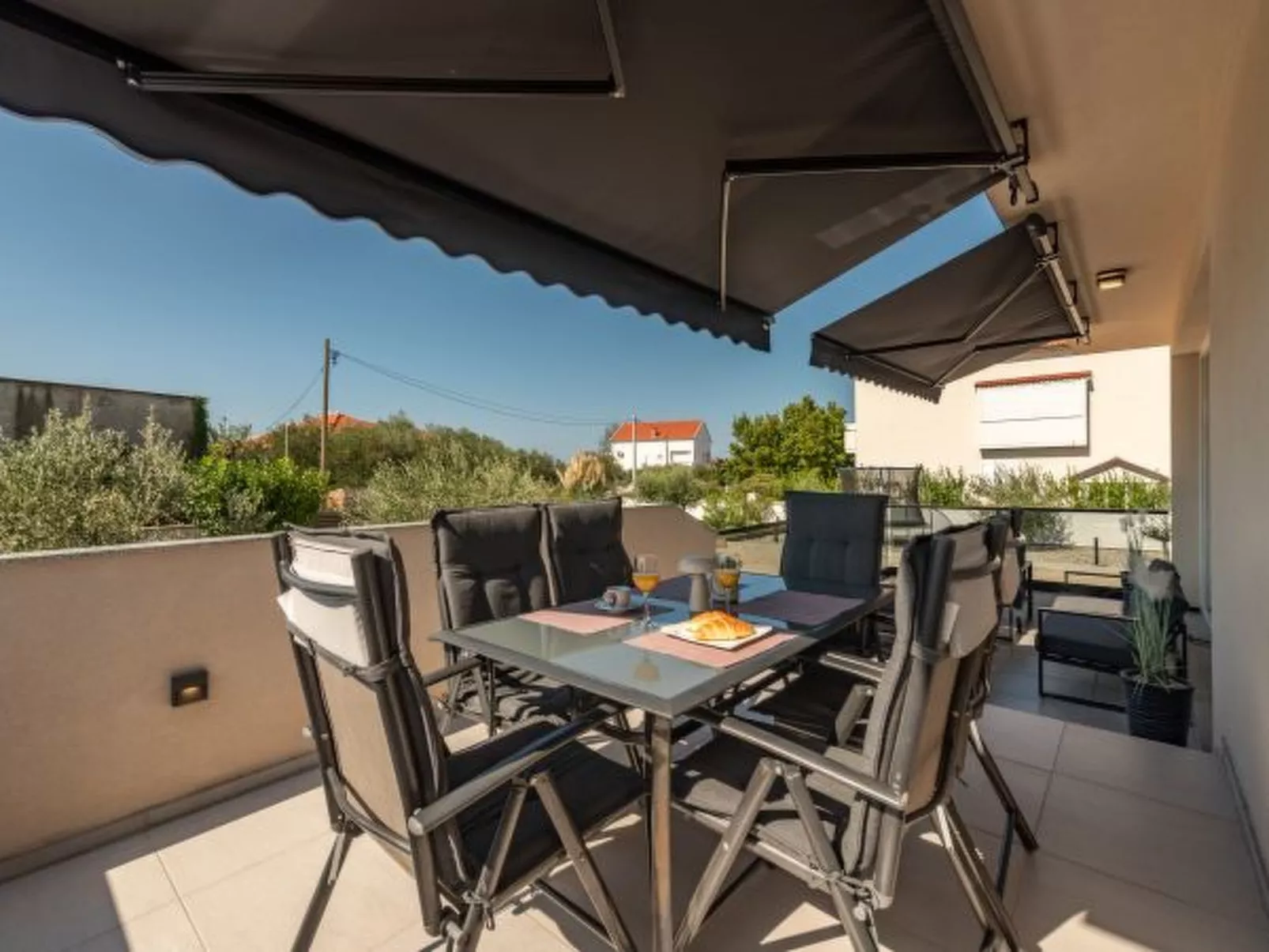 Villa Miranda with pool - Image-tags.info