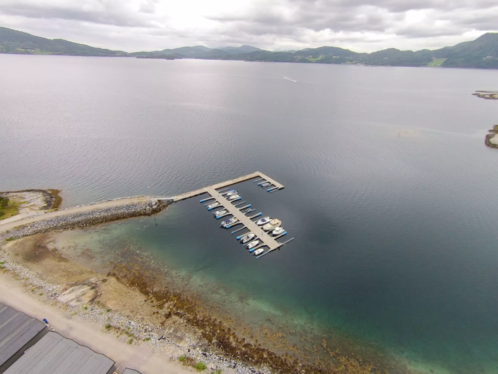 Tingvoll Blockhaus - Draußen