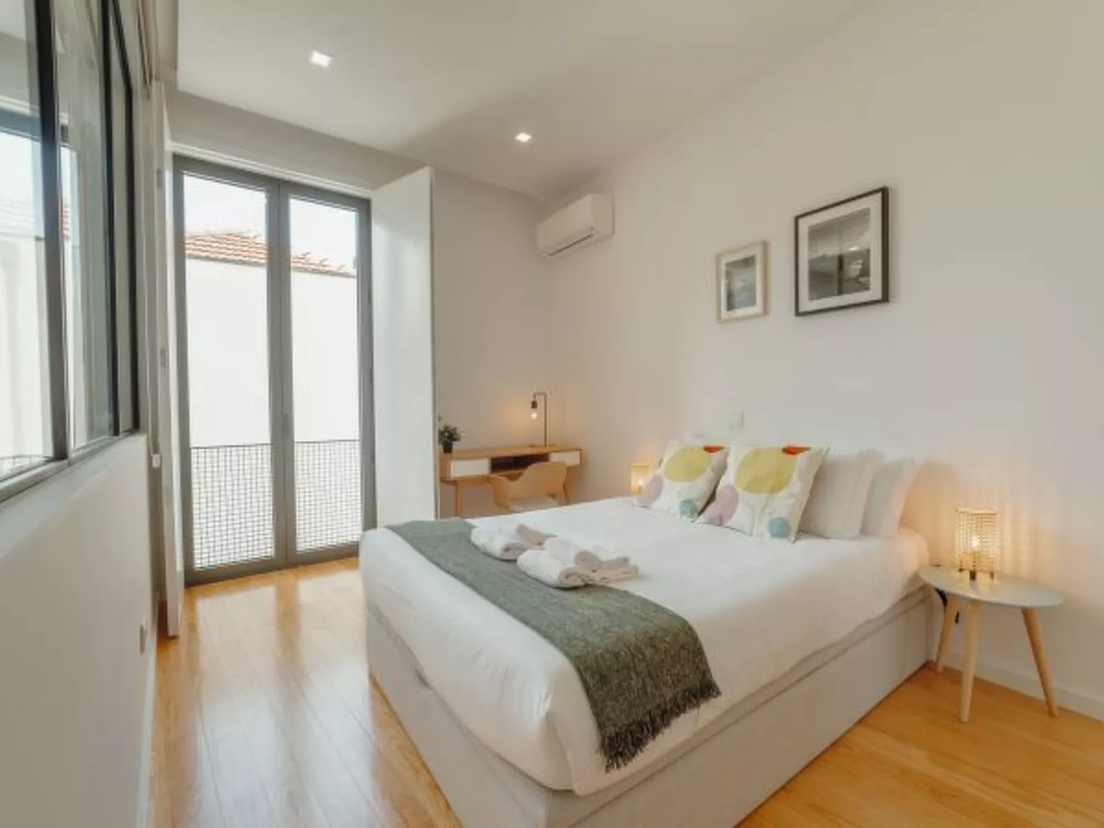 COURTYARD OPORTO DESIGN APARTMENT E - Inside