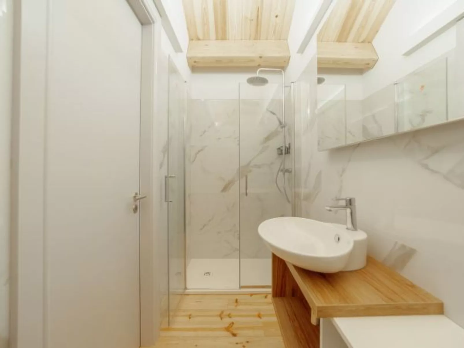 HEART OF PORTO APARTMENT F DUPLEX by VACATIONY - Inside