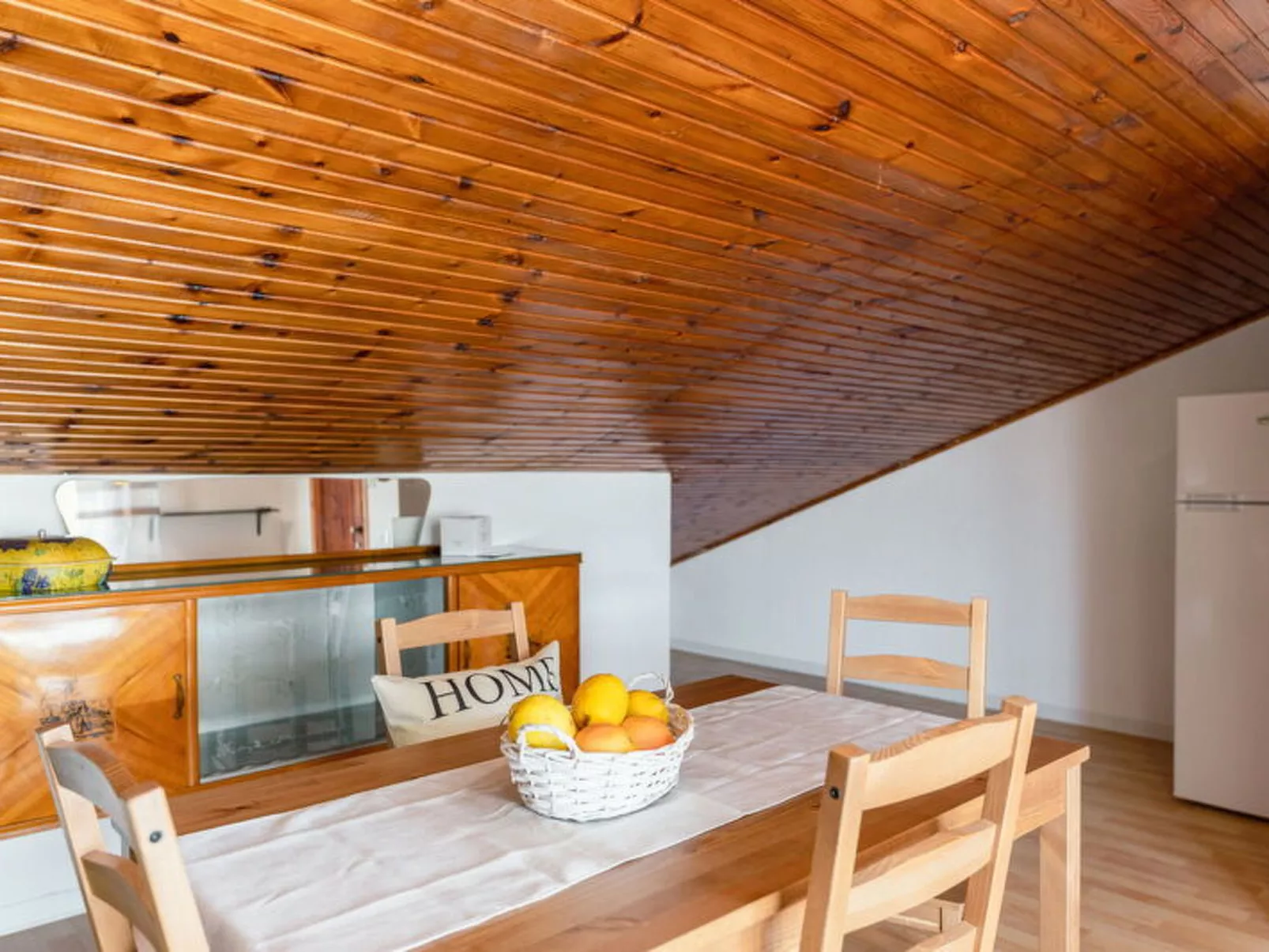 Sopraloreto Apartment - Dedans