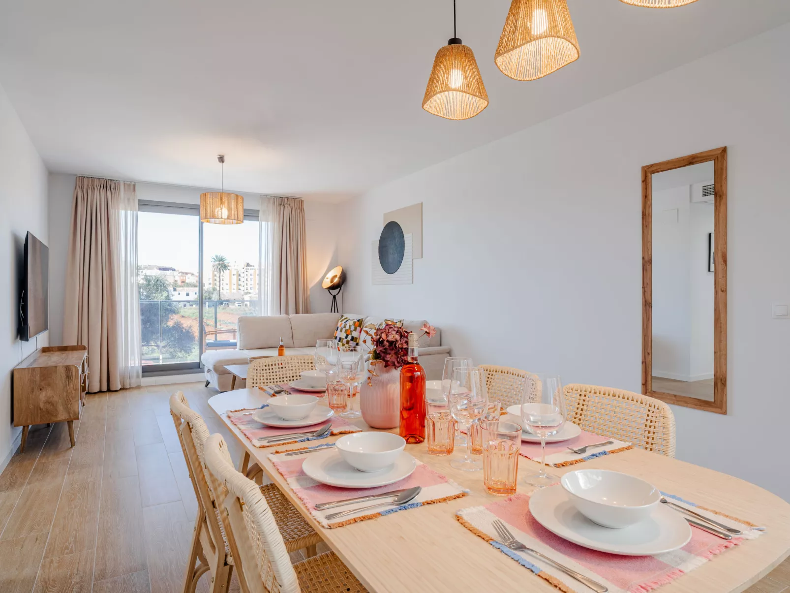 Marina Real III - Inside