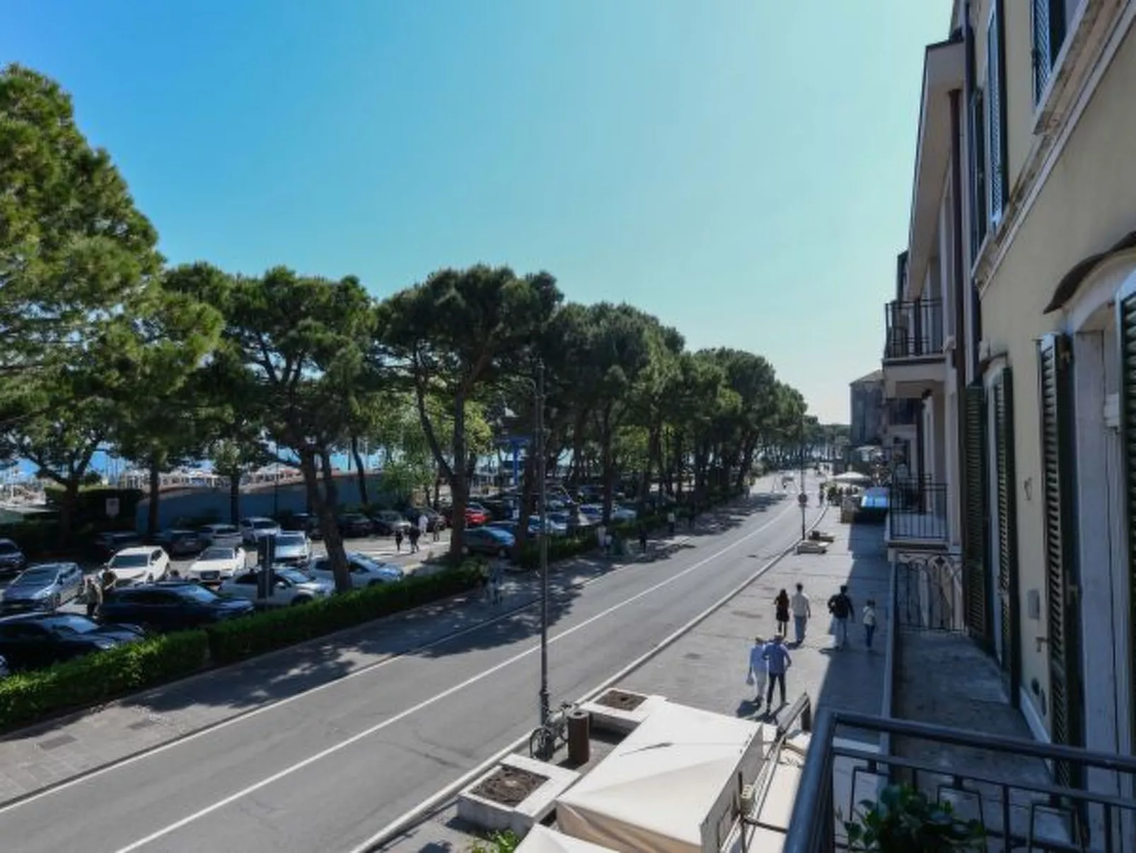 DesenzanoLoft - Der Riese vom See - Image-tags.info