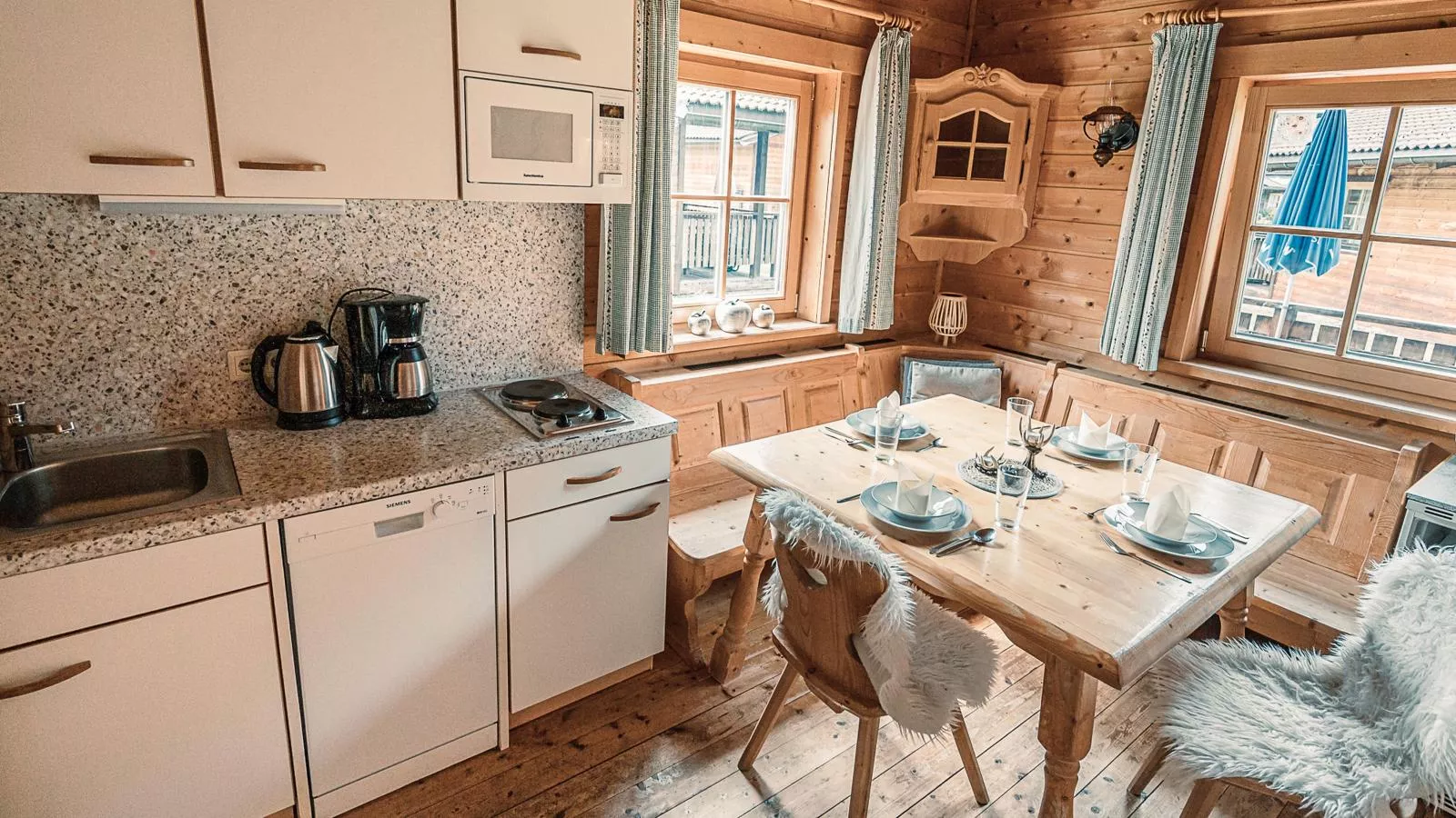 Urige Doppelhaushälften 1 und 2-Kitchen