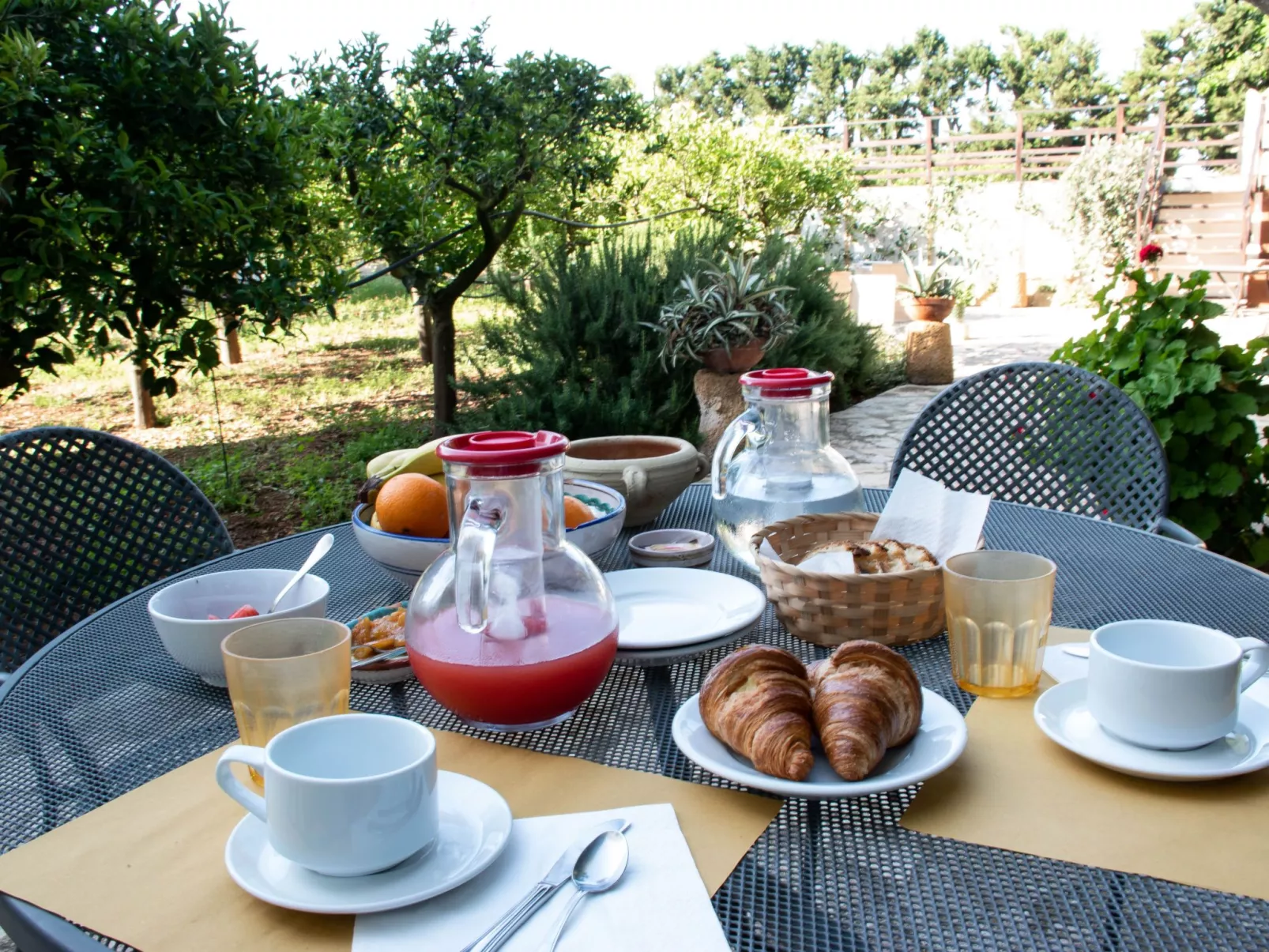 Anwesen mit Privatparkplatz - Draußen