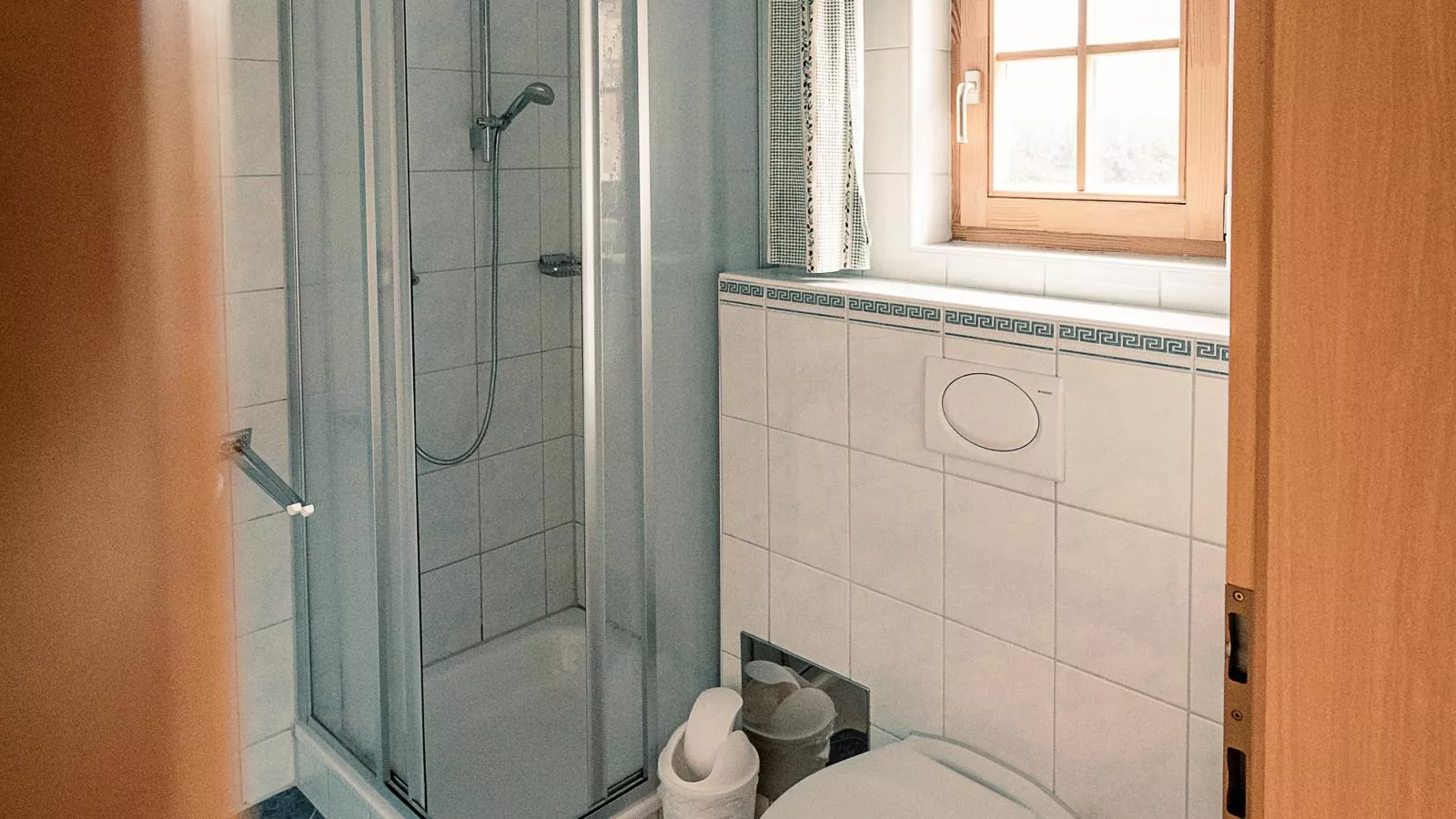 Urige Doppelhaushälften 1 und 2-Bathroom