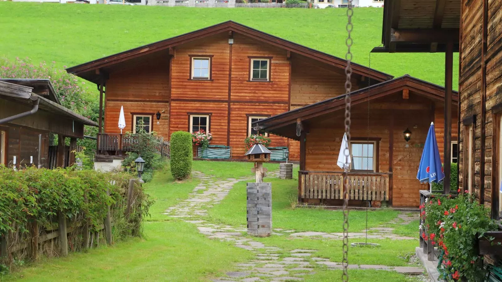 Urige Doppelhaushälften 1 und 2-Exterior summer