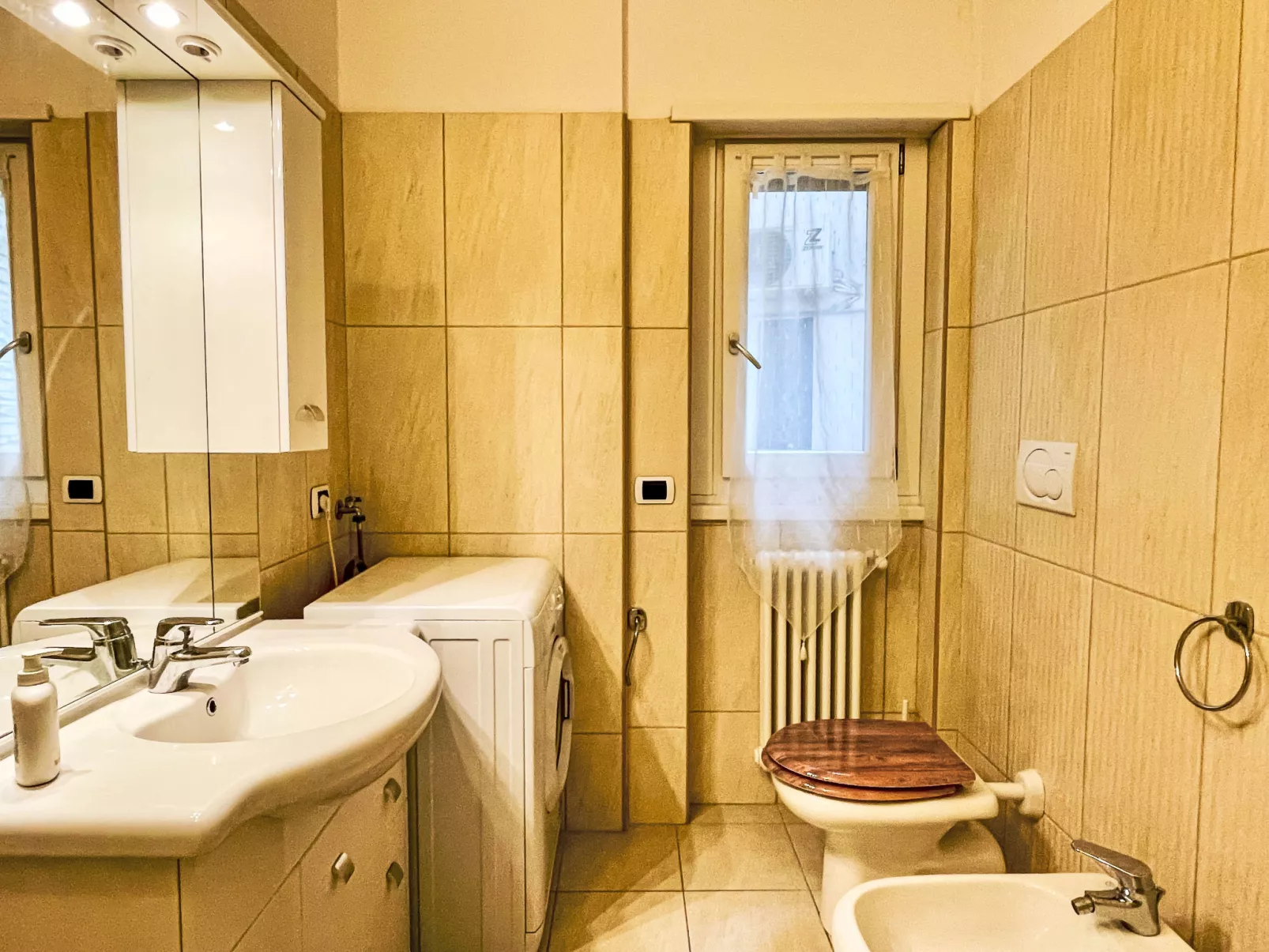 Sole e Fiori - Drinnen