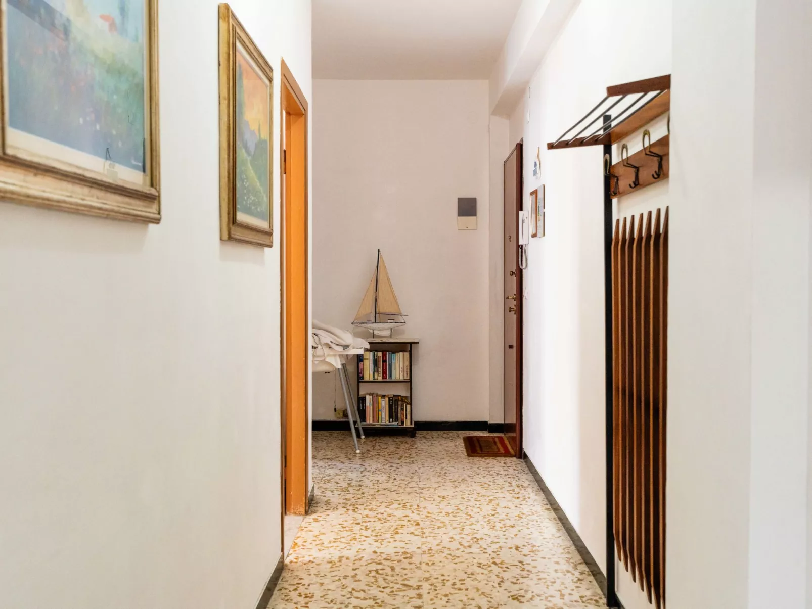 By Bike and Sea - Drinnen