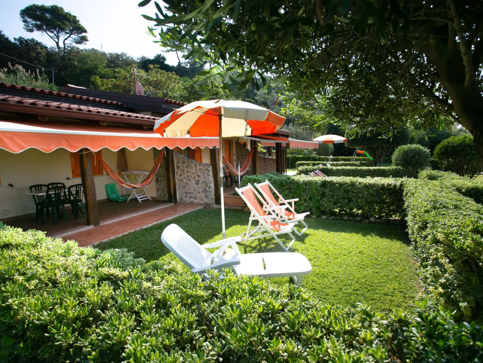 Luxus-Drei-Zimmer-Wohnungen mit großem Garten - Dehors