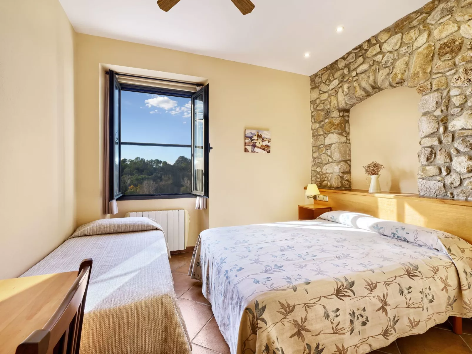 Landhaus, 8 Zimmer mit Bad, Schwimmbad, Tennis - Drinnen