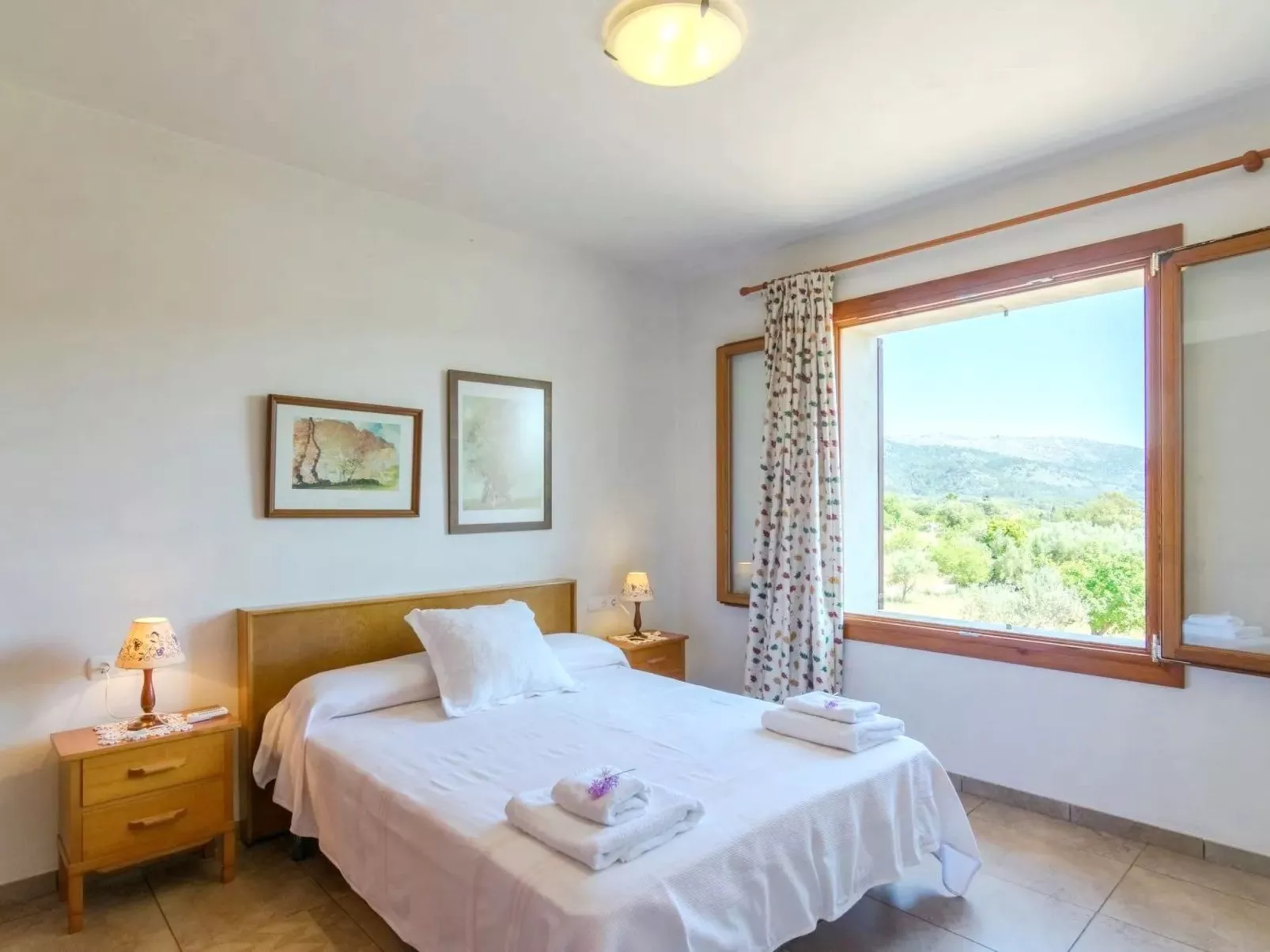 Schönes Landhaus mit Panoramablick auf die Berge - Dedans