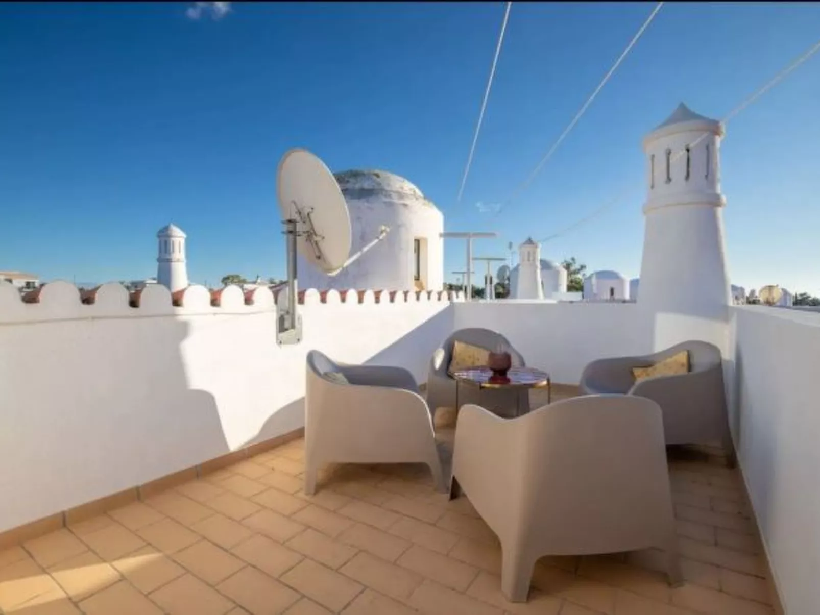 CARVOEIRO POOL HOUSE by VACATIONY - Inside