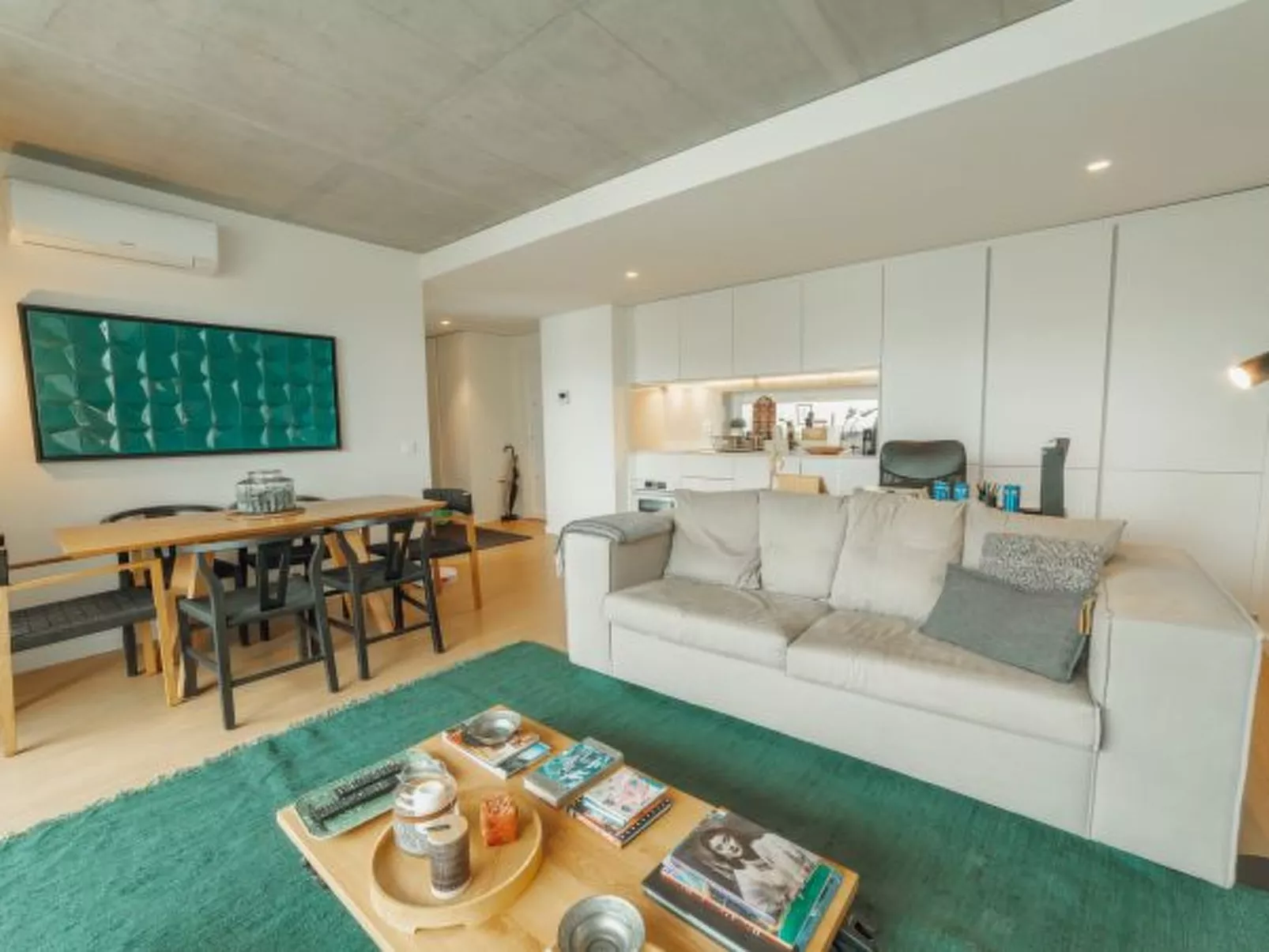 BEACH & SUN APARTMENT by VACATIONY - Inside