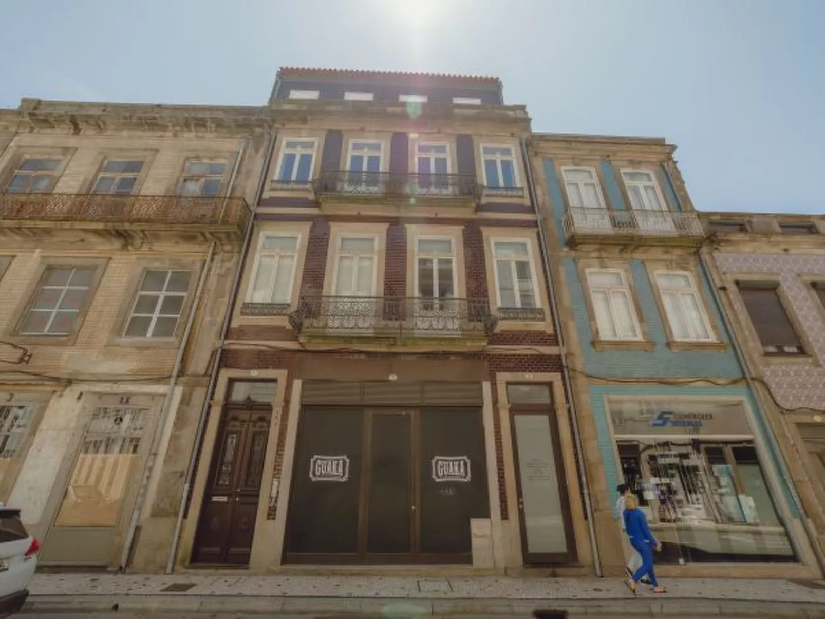 DOWNTOWN MODERN STUDIO with TERRACE by VACATIONY - Draußen