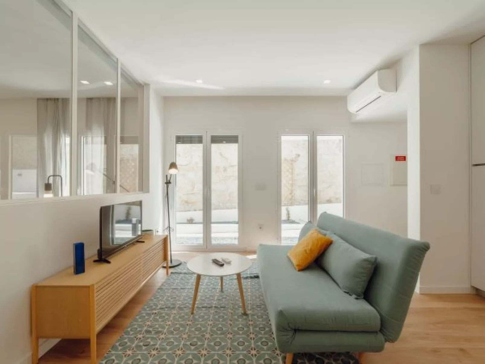 COURTYARD OPORTO DESIGN APARTMENT H - Inside