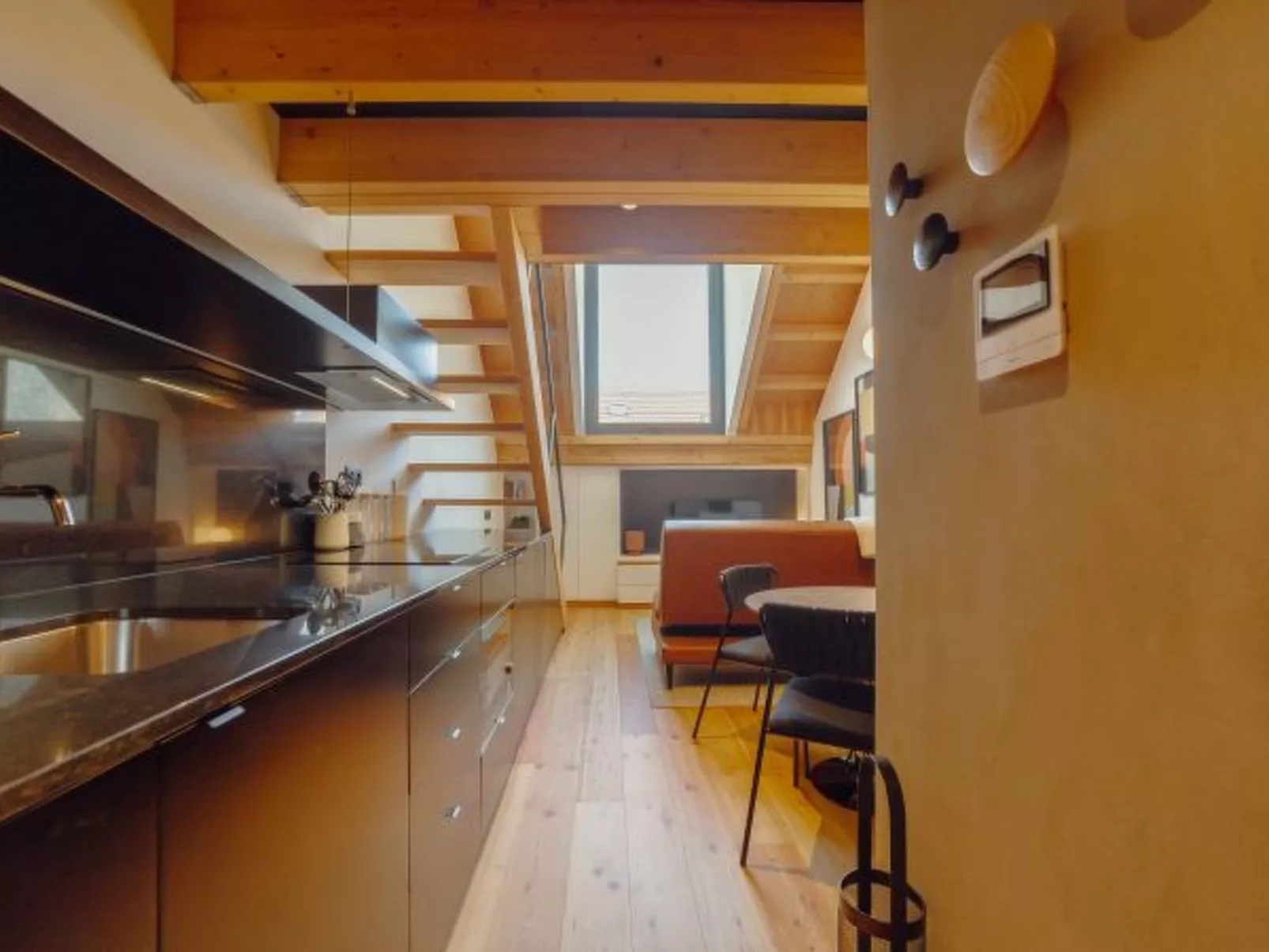 ELEGANT DOWNTOWN APARTMENT by VACATIONY - Dedans