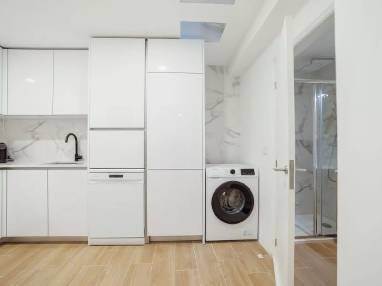 LAPA STYLISH APARTMENT A by VACATIONY - Drinnen