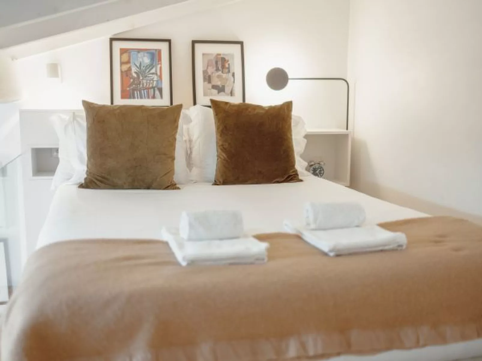 MEZZANINE STYLISH APARTMENT U by VACATIONY - Inside