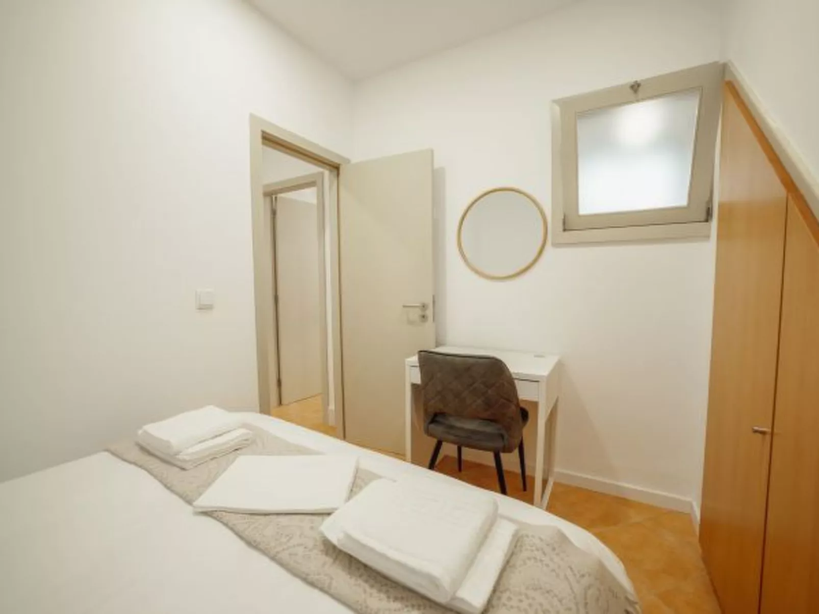 CITY CENTER COMFORT APARTMENT A by VACATIONY - Inside