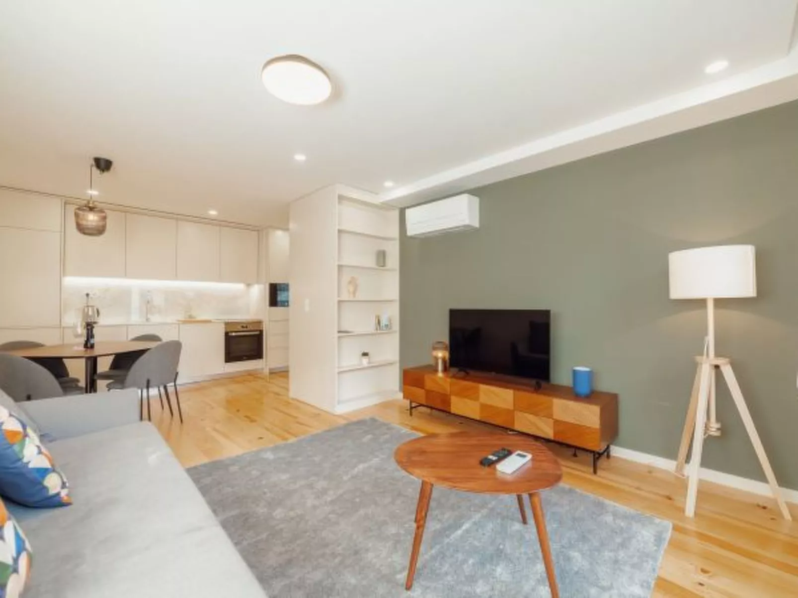 GAIA PREMIUM B APARTMENT by VACATIONY - Inside