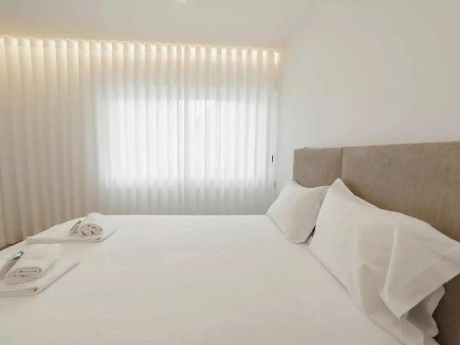 DOWNTOWN PREMIUM with BALCONY by VACATIONY - Inside