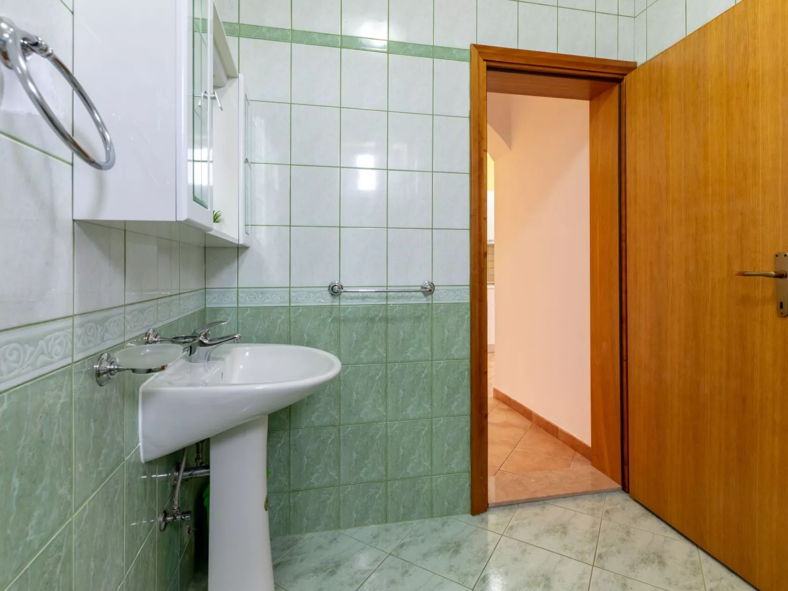 "Maya Z" mit Blick auf das Wasser - Dedans