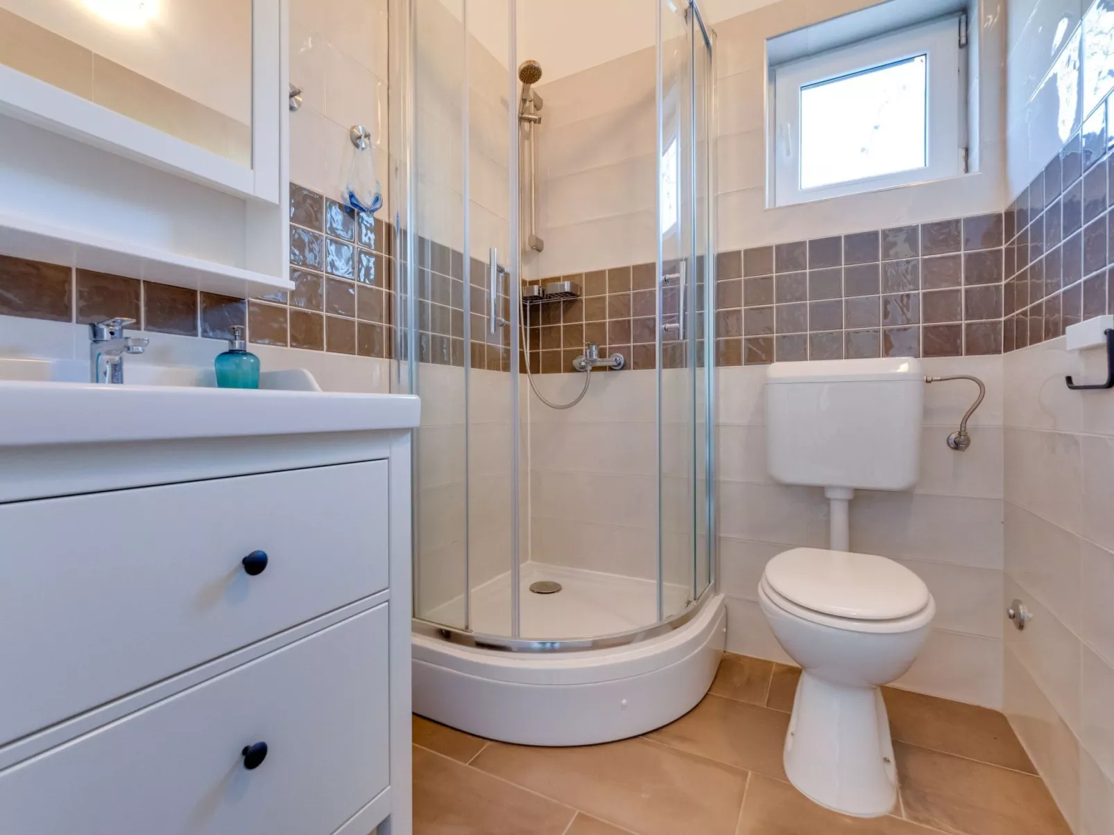 Eine luxuriöse Villa "Maslina" mit Pool und Grill - Dedans