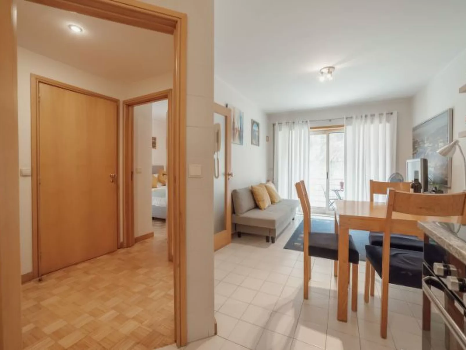 DOWNTOWN TRINDADE WITH TERRACE by VACATIONY - Drinnen