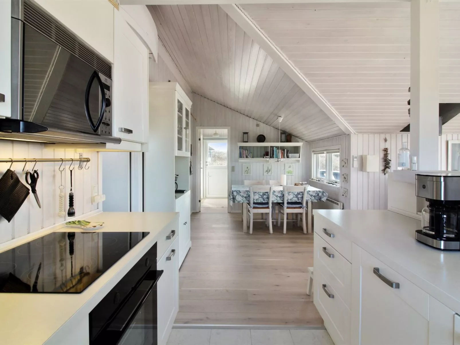 "Minka" - 58m from the sea - Inside