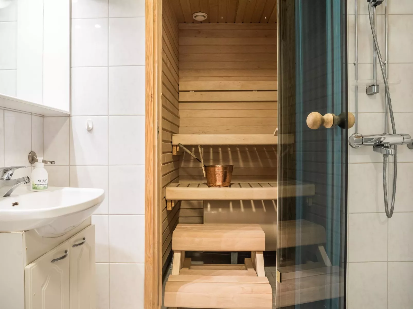 Yllästar 1 as 210 (la-la) - Drinnen