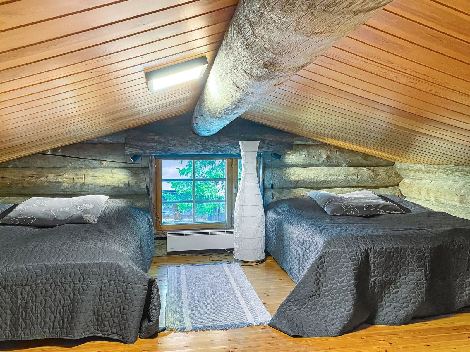 Kuusi-ruka 6 - Inside