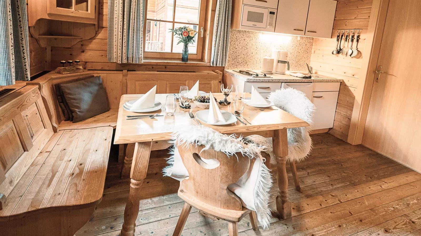 Uriges Chalet 7-Dining room