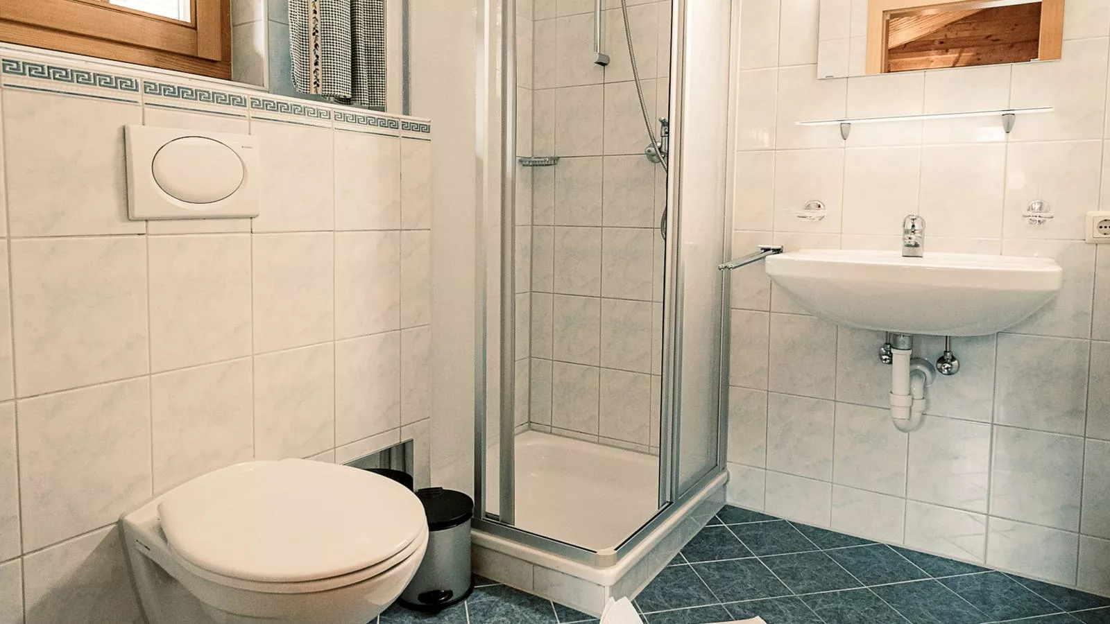 Uriges Chalet 7-Bathroom