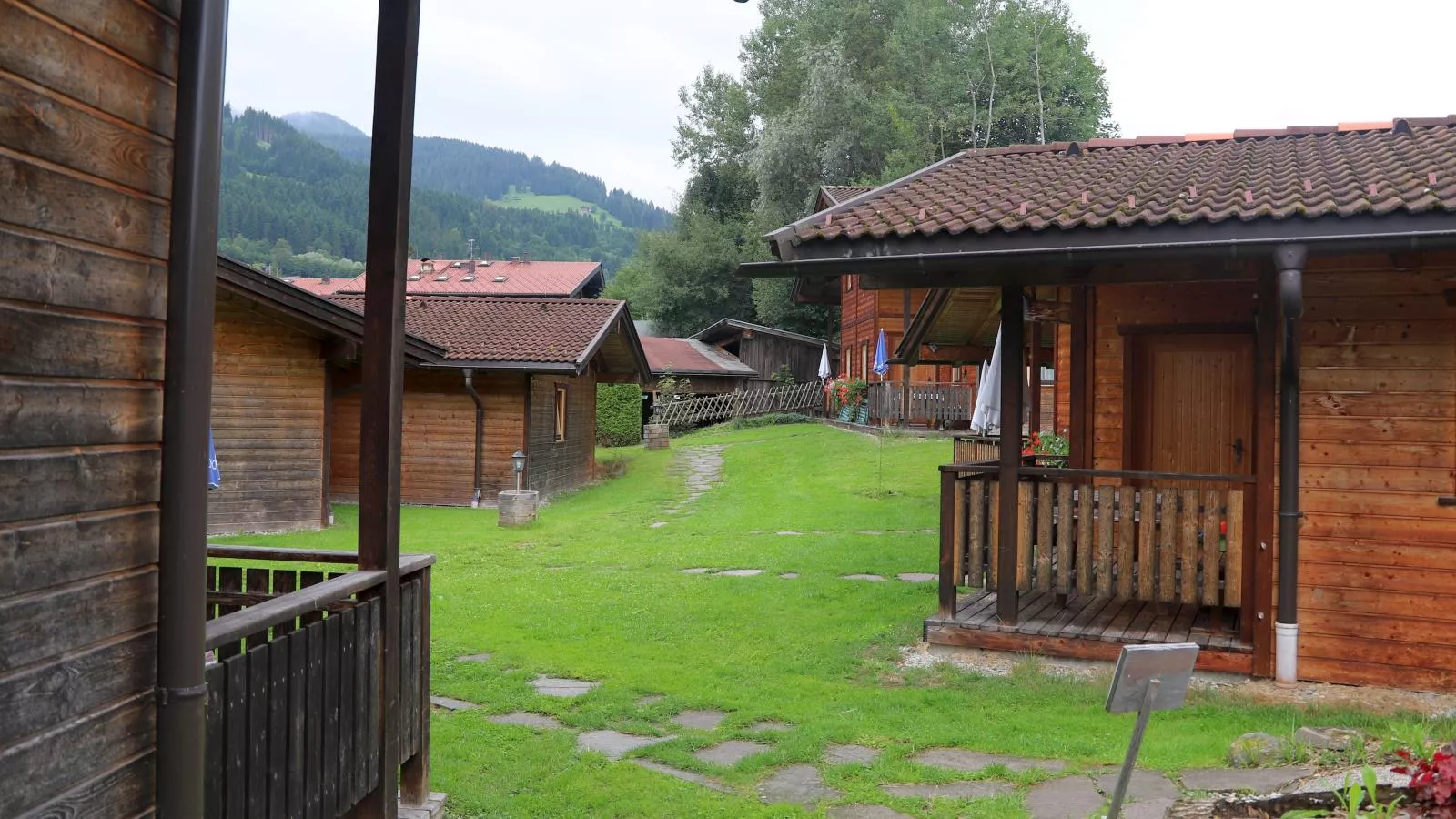 Uriges Chalet 7-Exterior summer