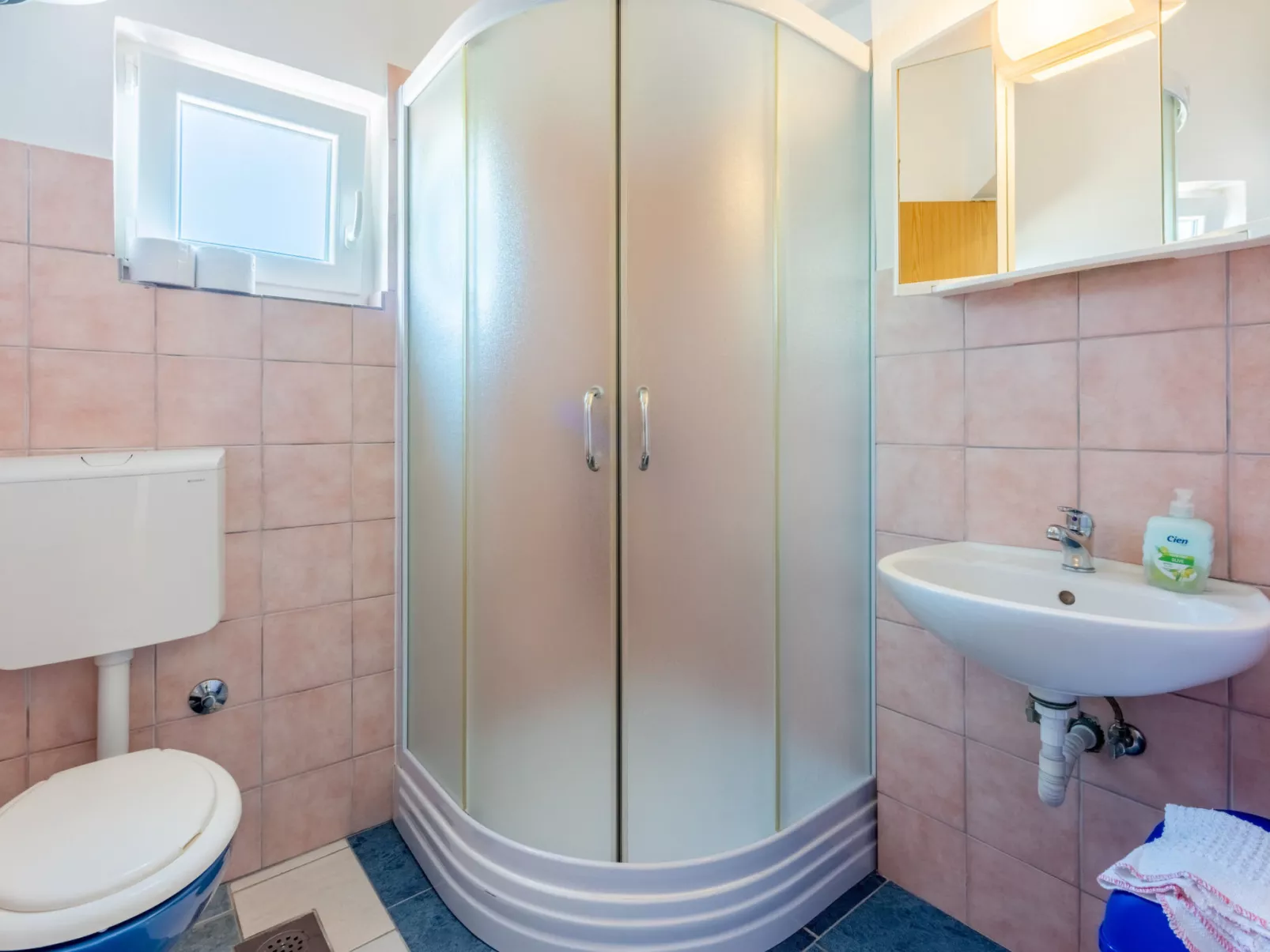 TUSTONJIC SOBA 1 / HR-10793-03 - Inside