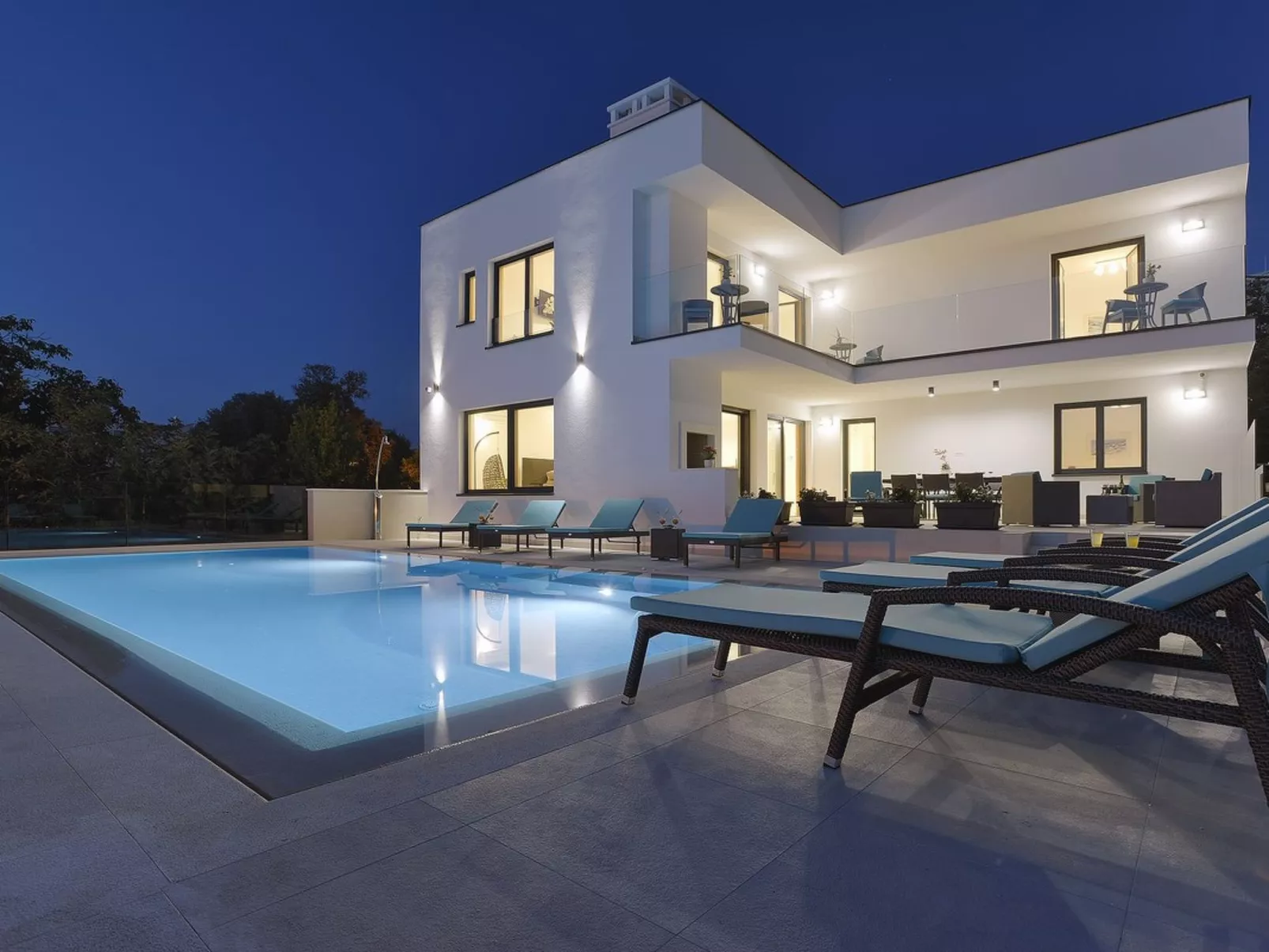 Villa Sail - Outside