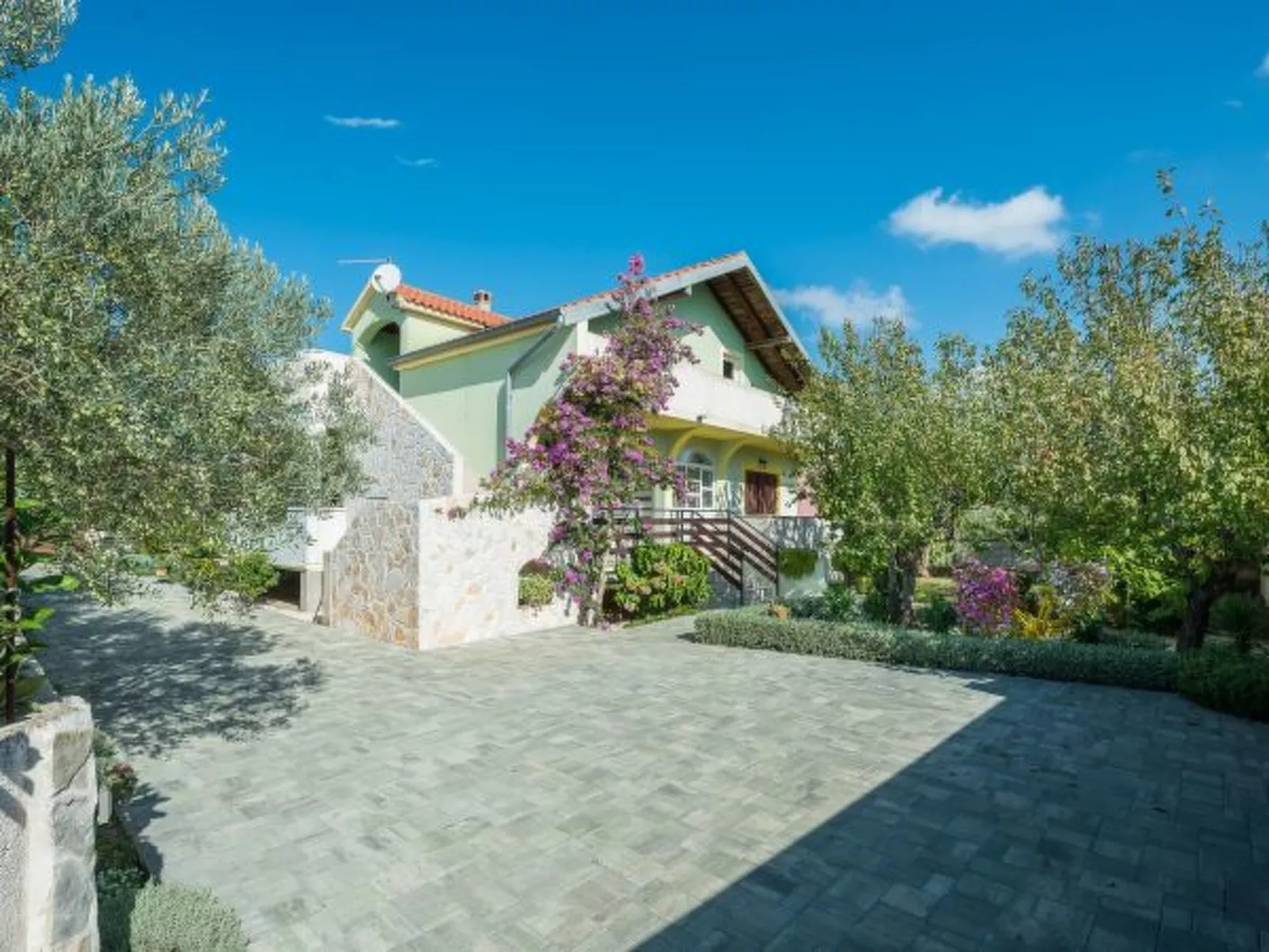 Holiday house Antonia with pool - Image-tags.info