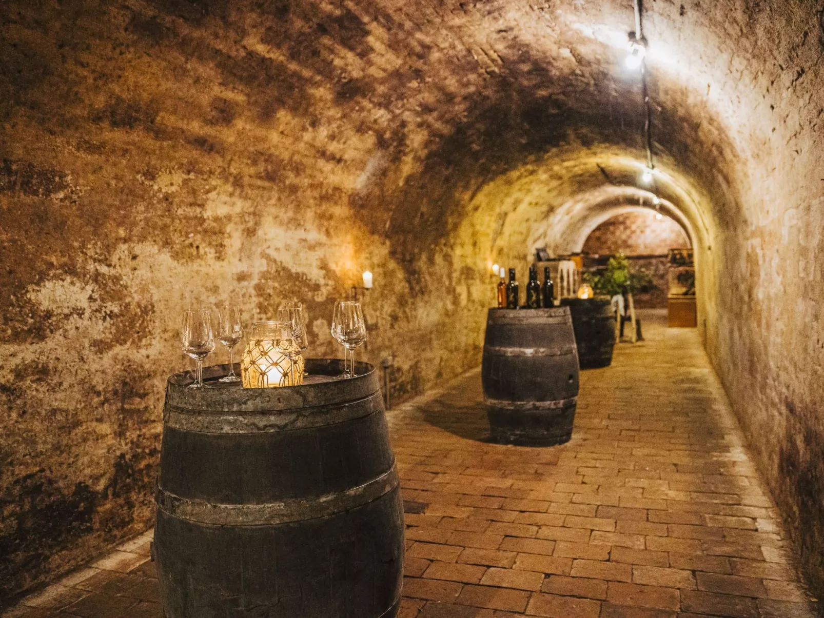 Weinfass-Suite für 2 in Grub an der March - Outside