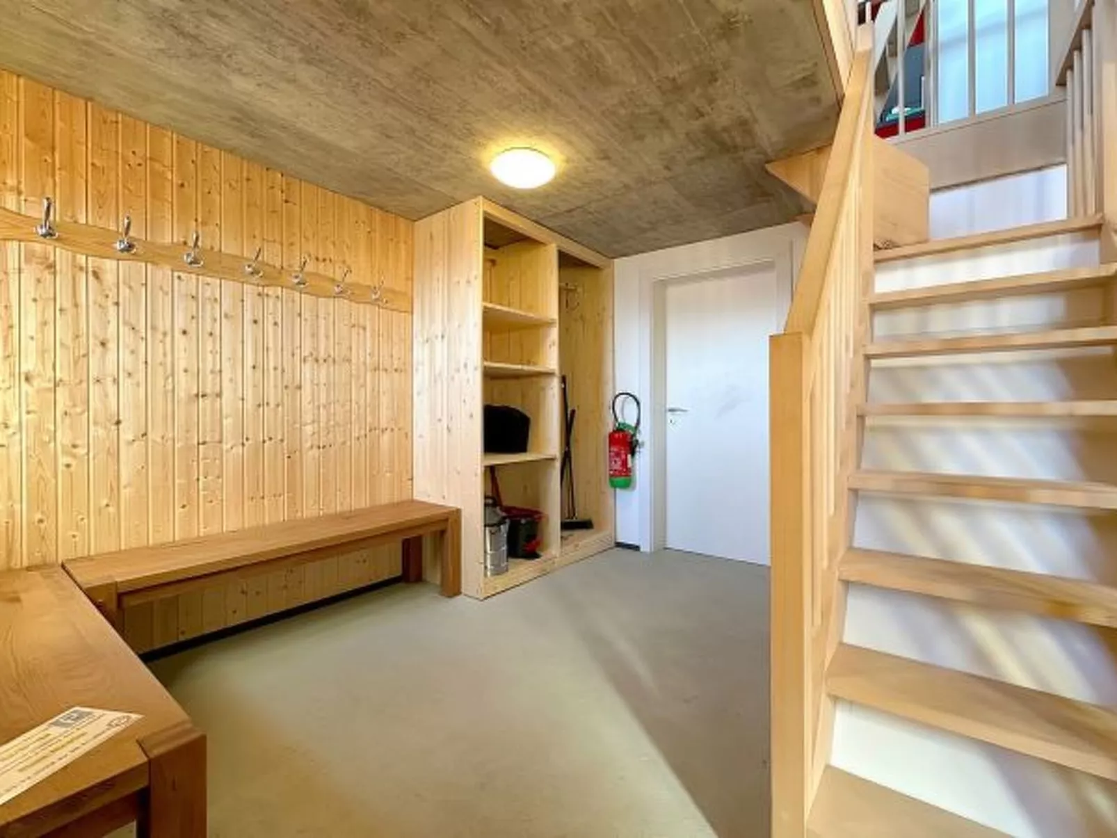 Tiny House facing the Alps - Ski in and out - Inside