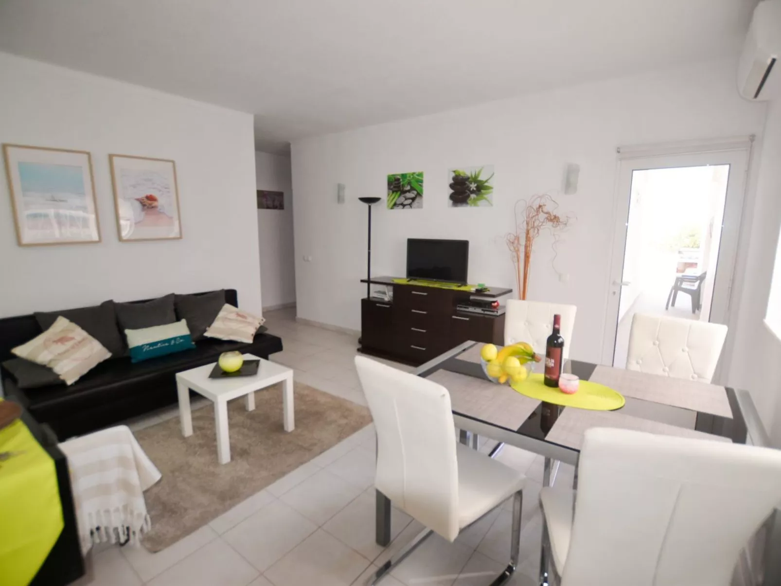 Wohnung mit Blick auf das Wasser - Inside