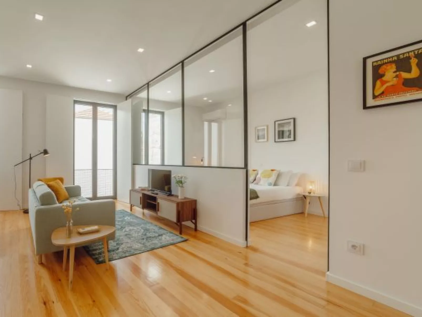 COURTYARD OPORTO DESIGN APARTMENT E - Inside