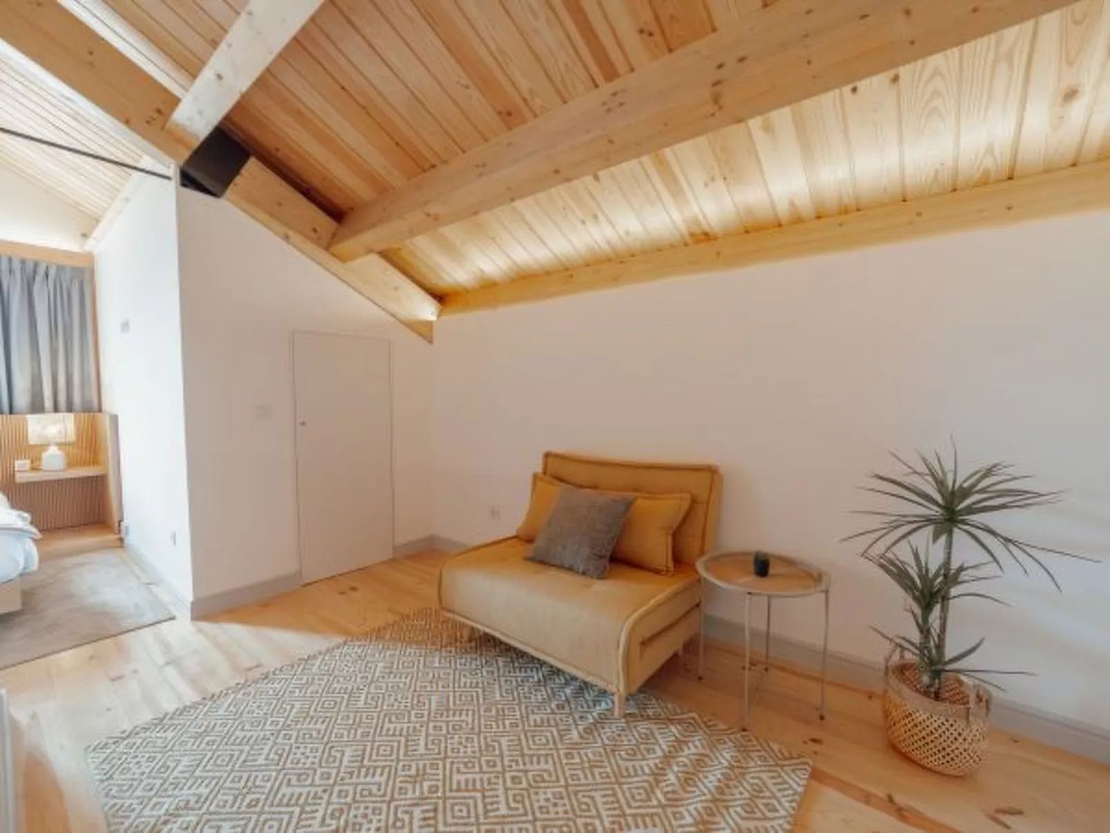 HEART OF PORTO APARTMENT F DUPLEX by VACATIONY - Inside