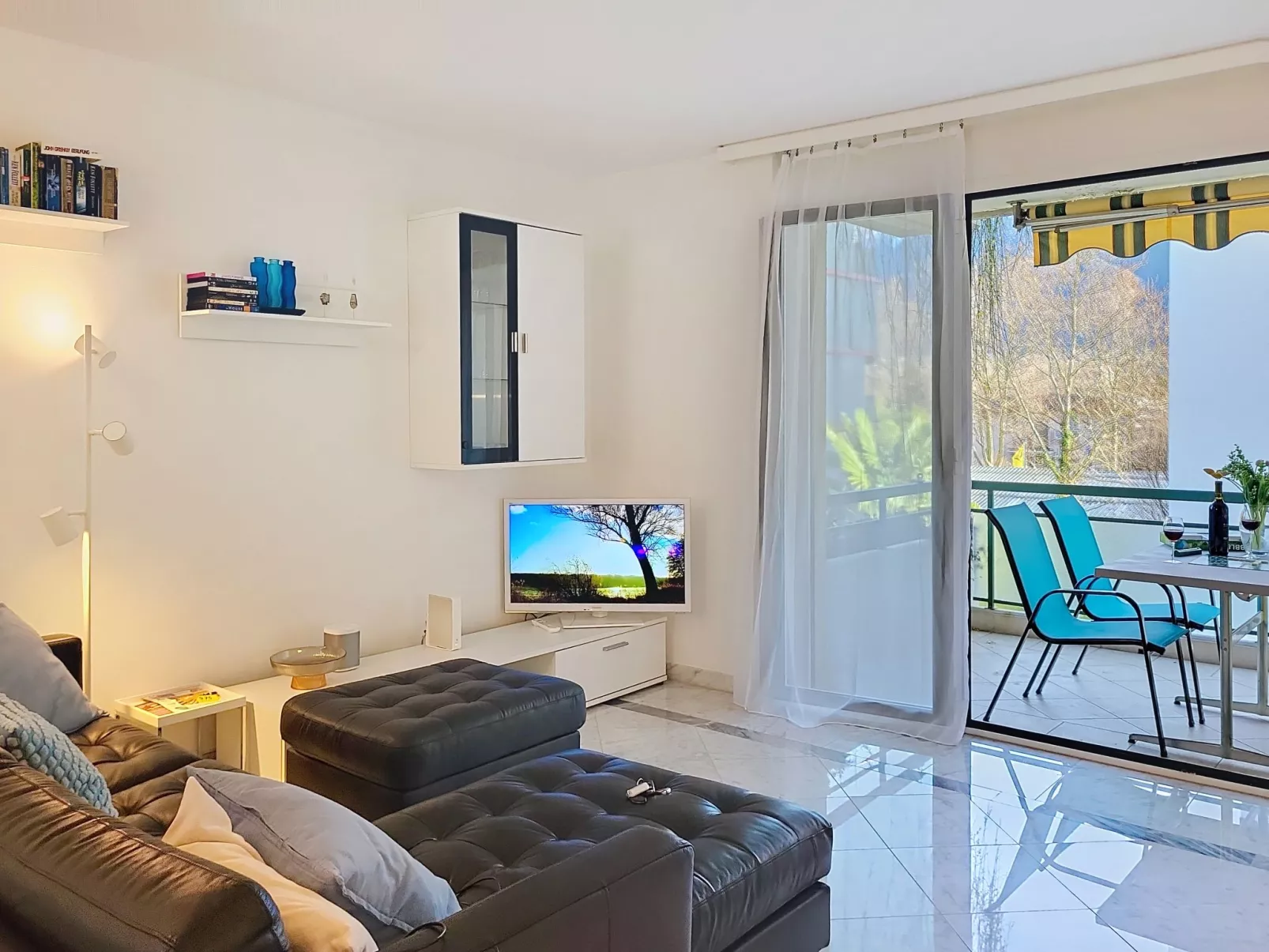 Apt. Hermosa - Inside