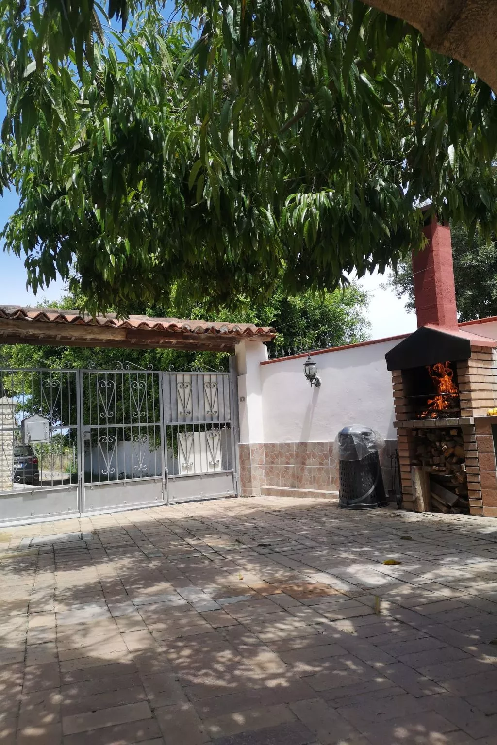 Gästezimmer 'Room' mit Grill - Image-tags.info