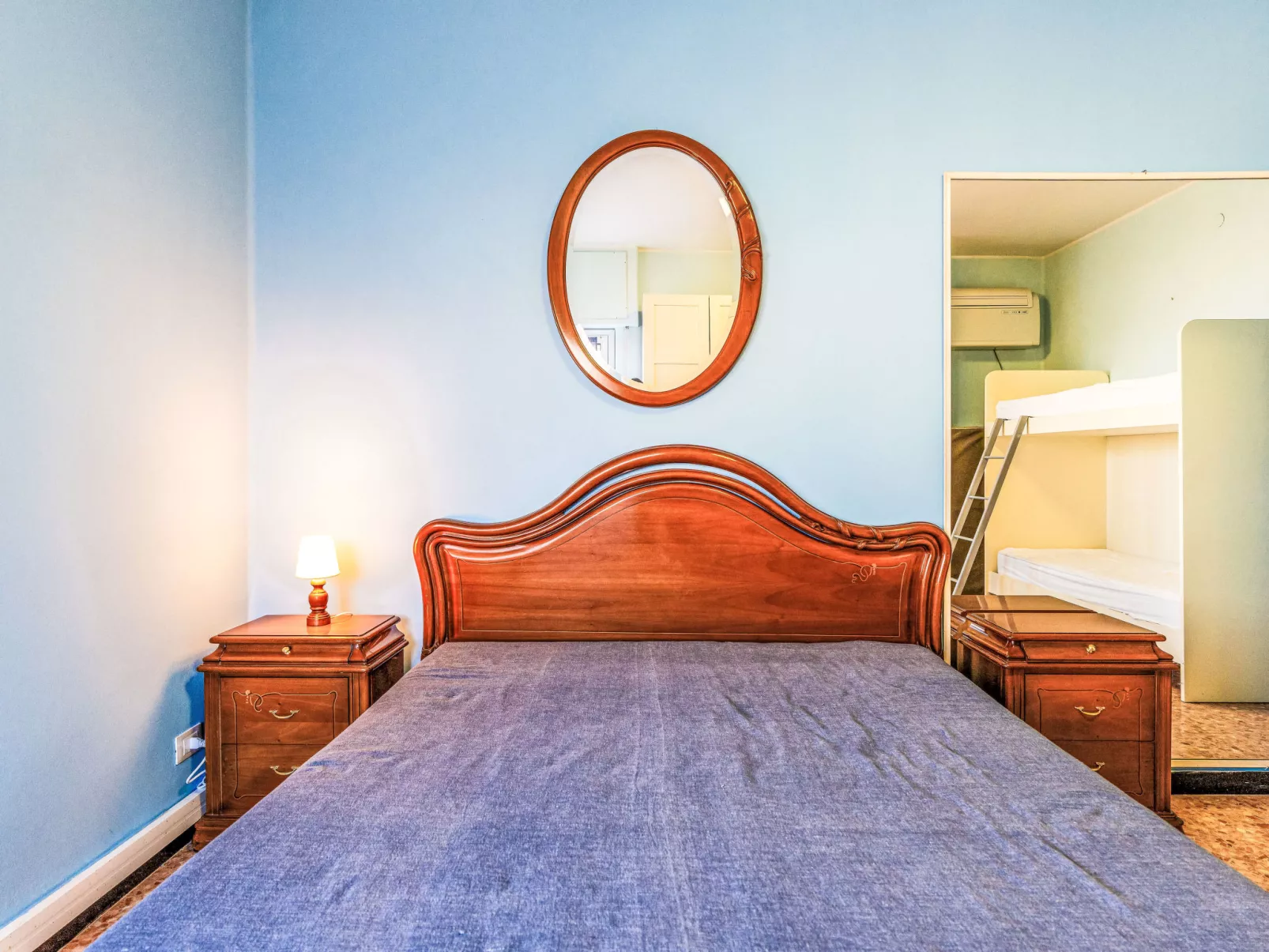 Holiday Home - Inside