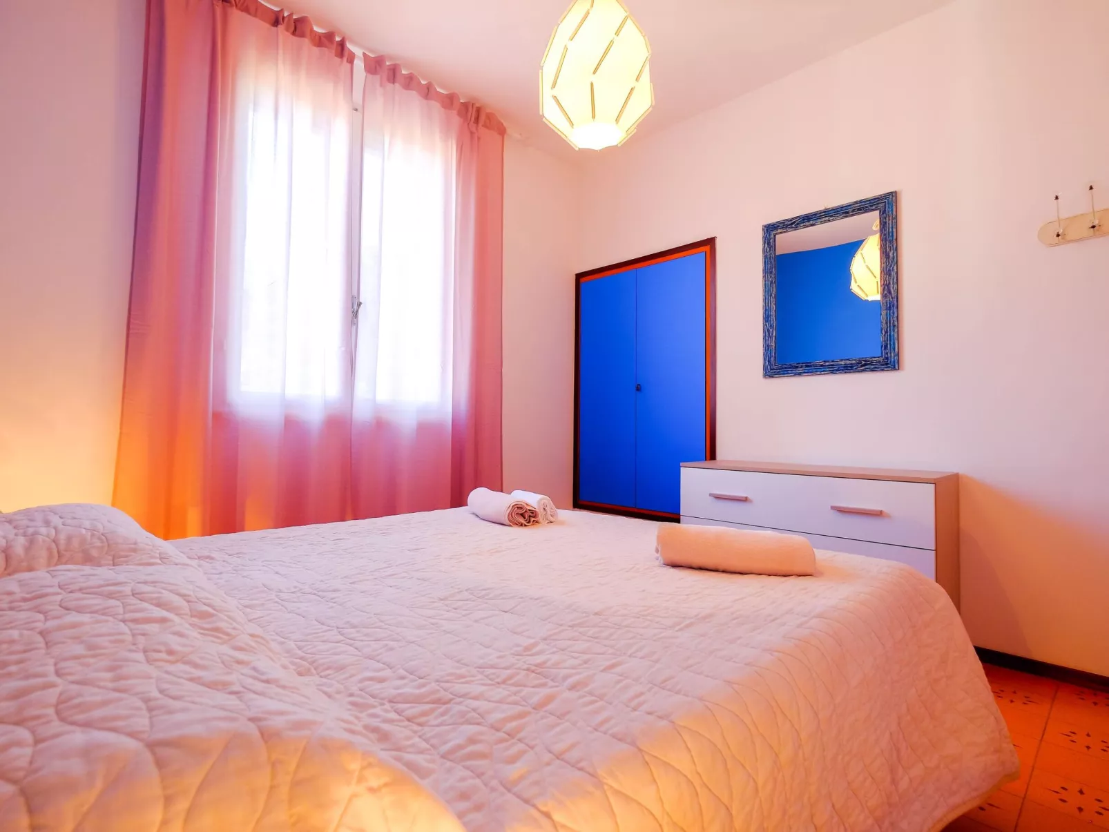 Cottage mit großem Garten, Klima, 6 Gäste - Dedans