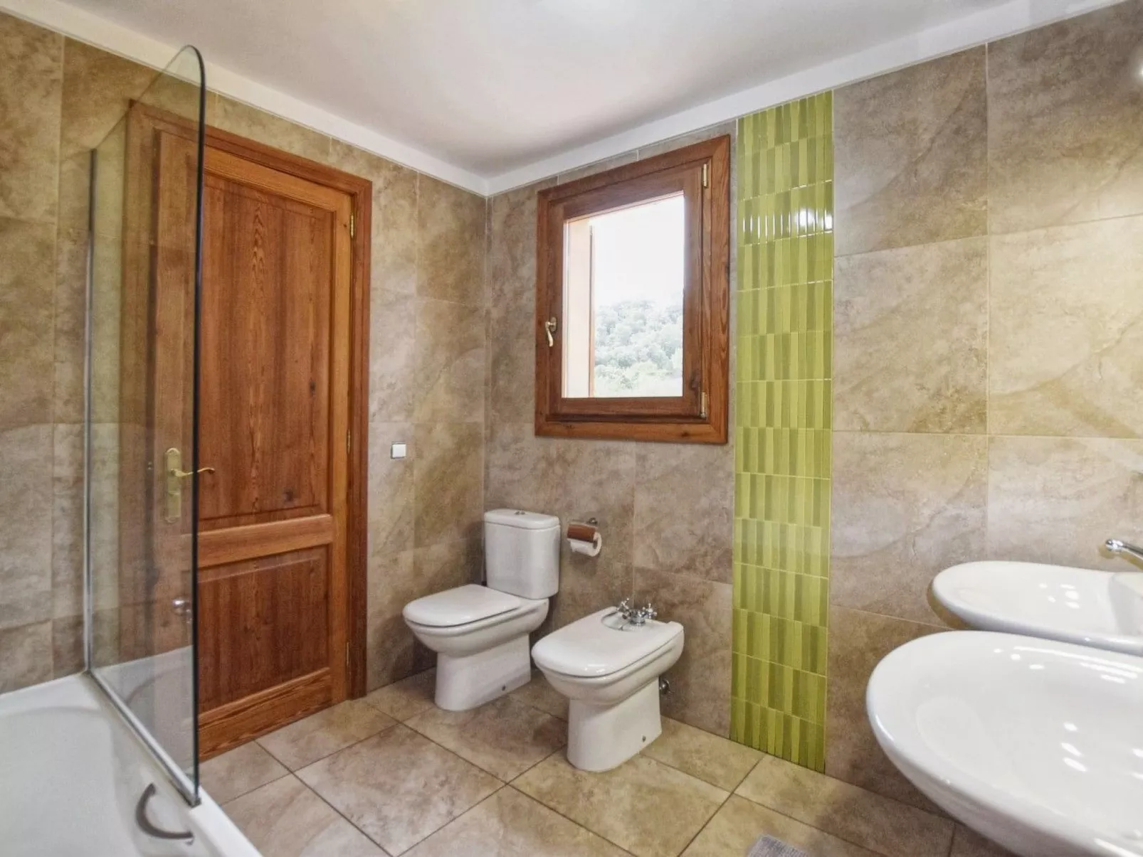 Schönes Landhaus mit Panoramablick auf die Berge - Dedans